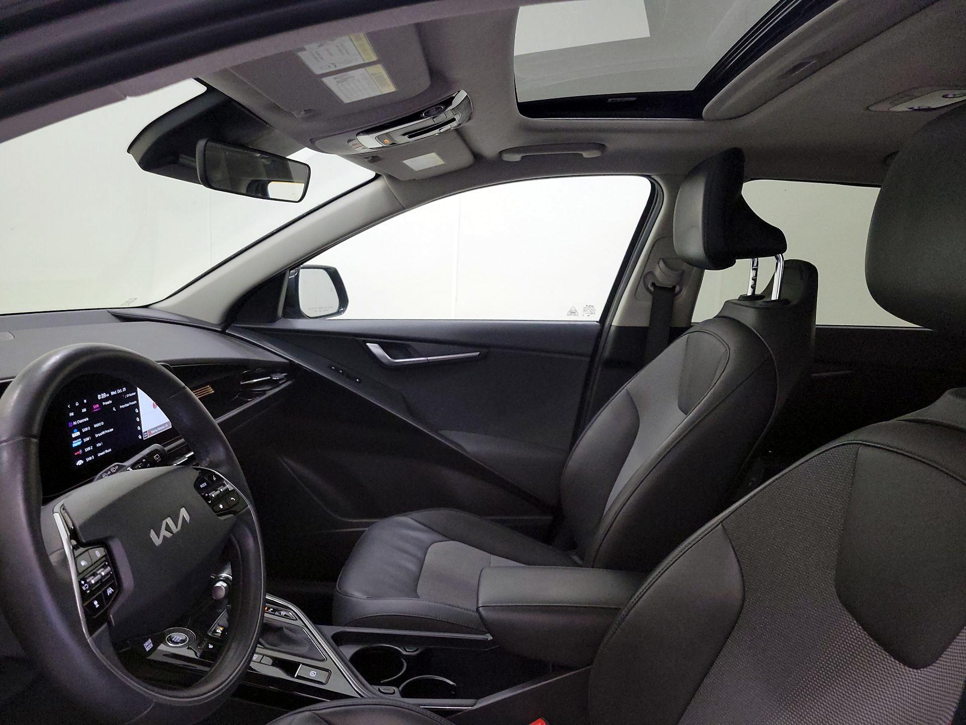 Thumbnail: 2023 Kia Niro - 20