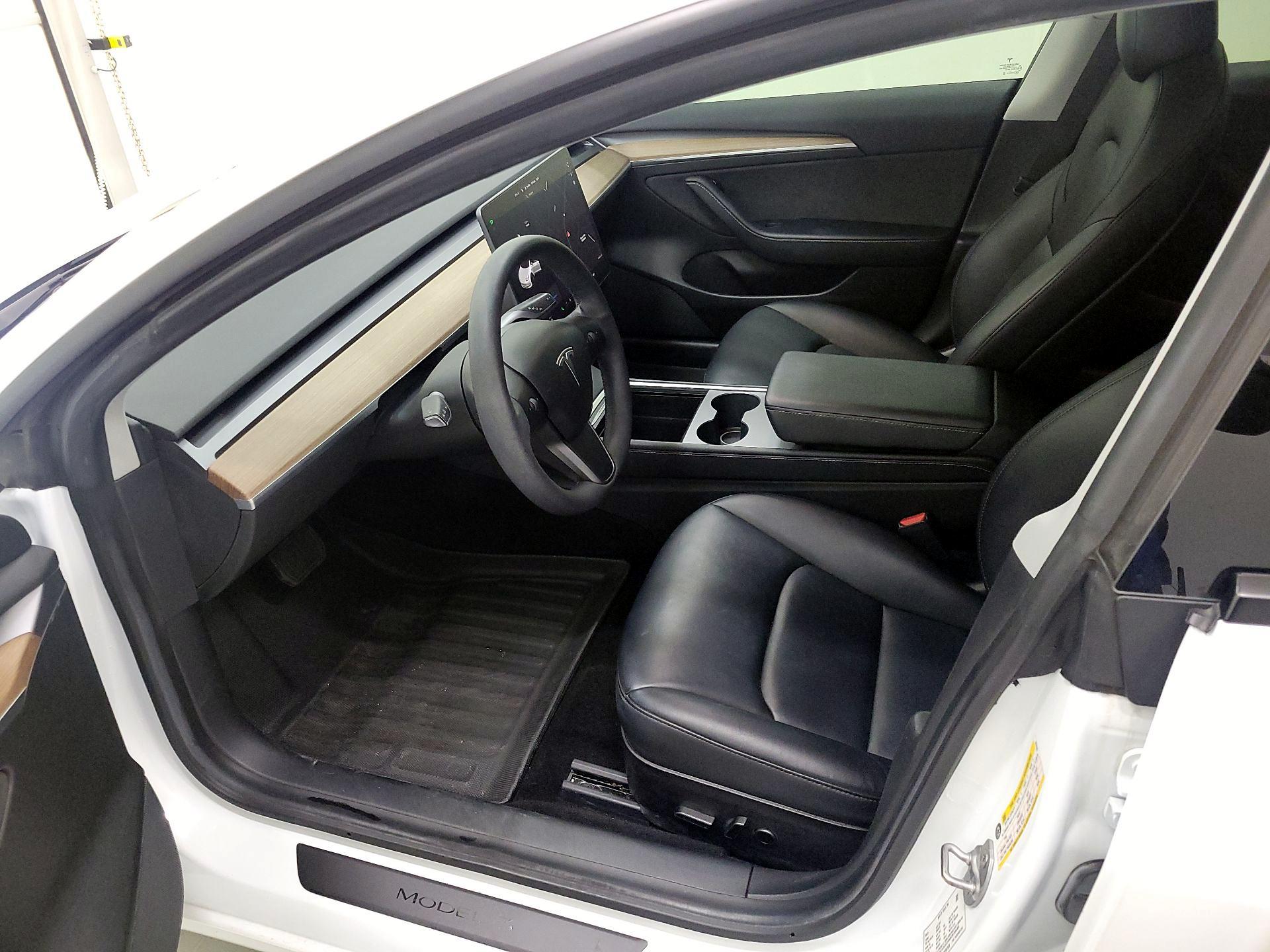 Thumbnail: 2021 Tesla Model 3 - 11