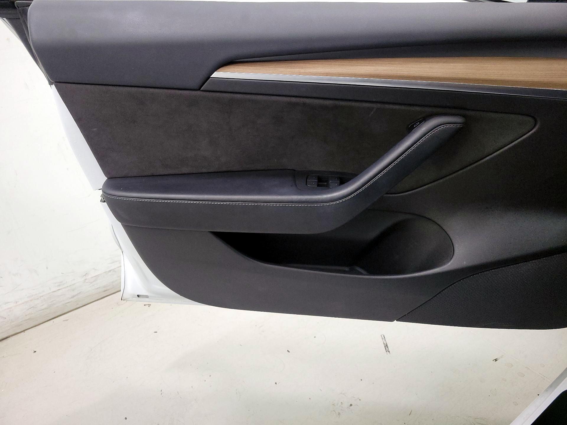 Thumbnail: 2021 Tesla Model 3 - 12