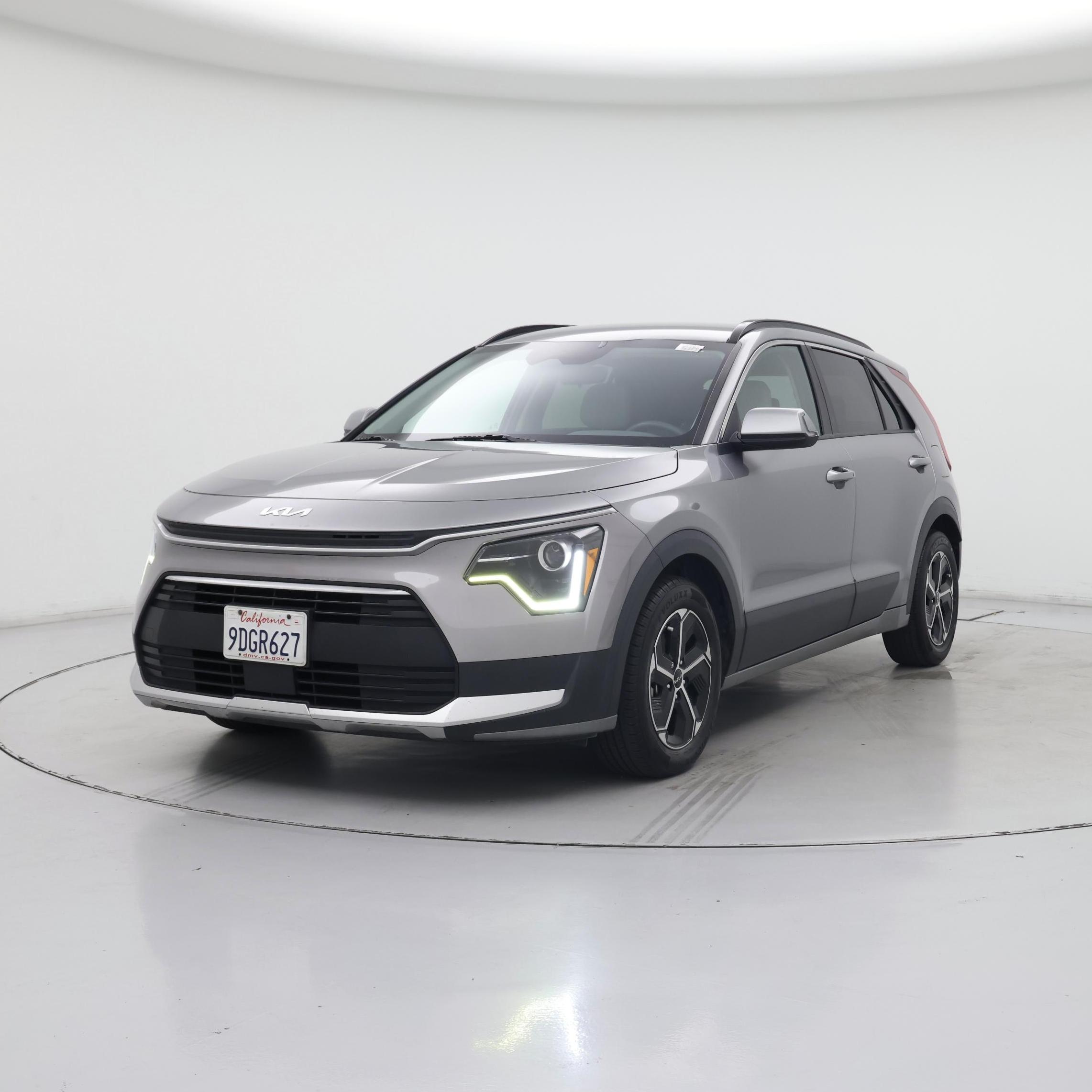 Thumbnail: 2023 Kia Niro - 4