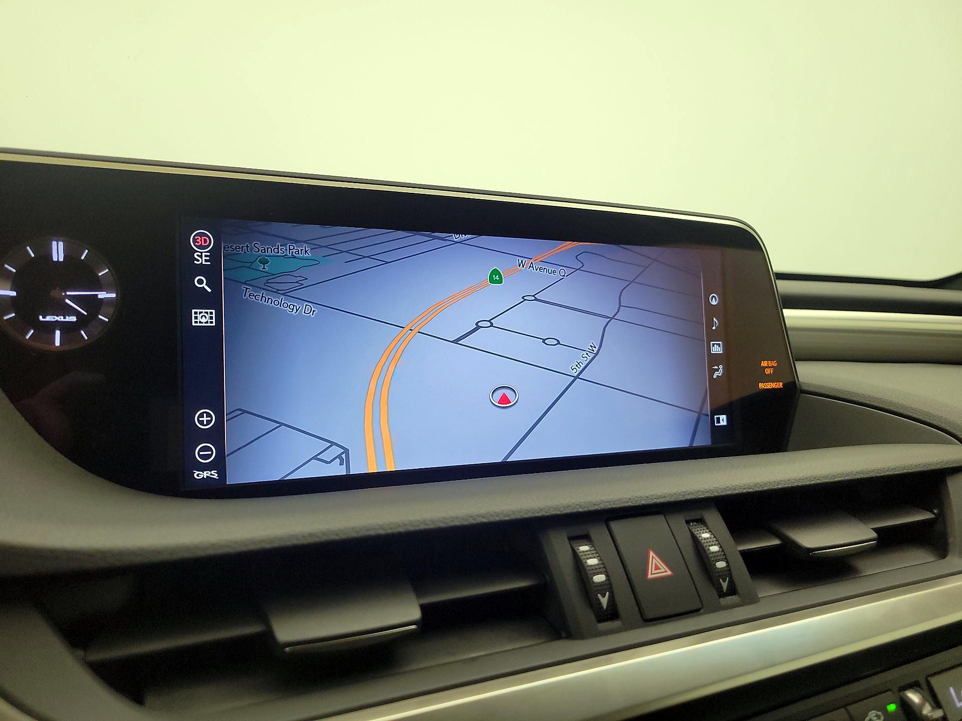 Thumbnail: 2020 Lexus ES - 14