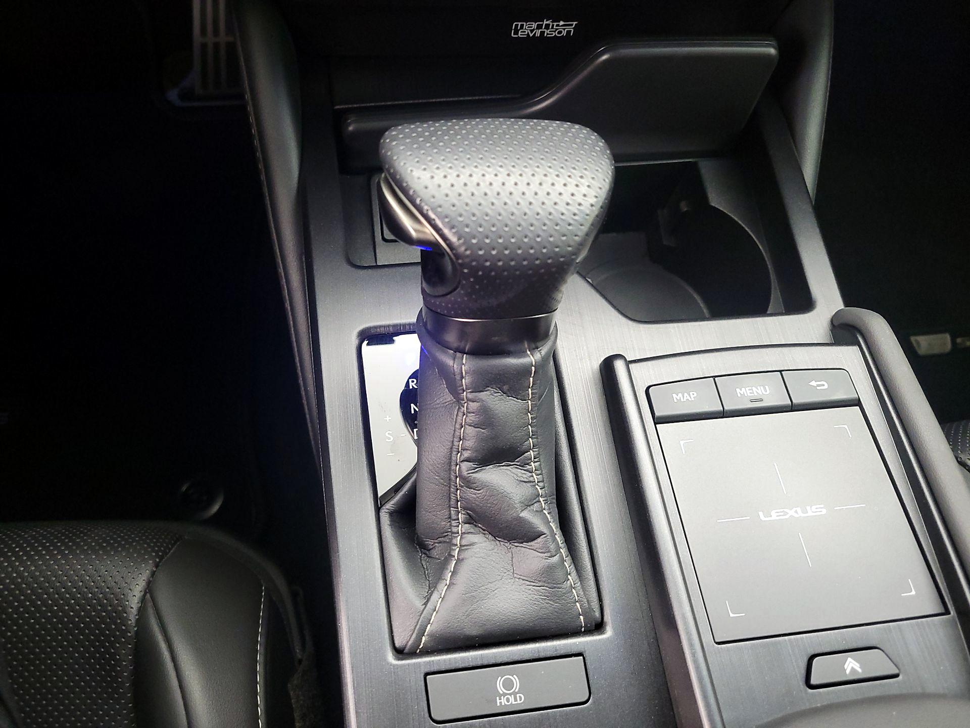 Thumbnail: 2020 Lexus ES - 18