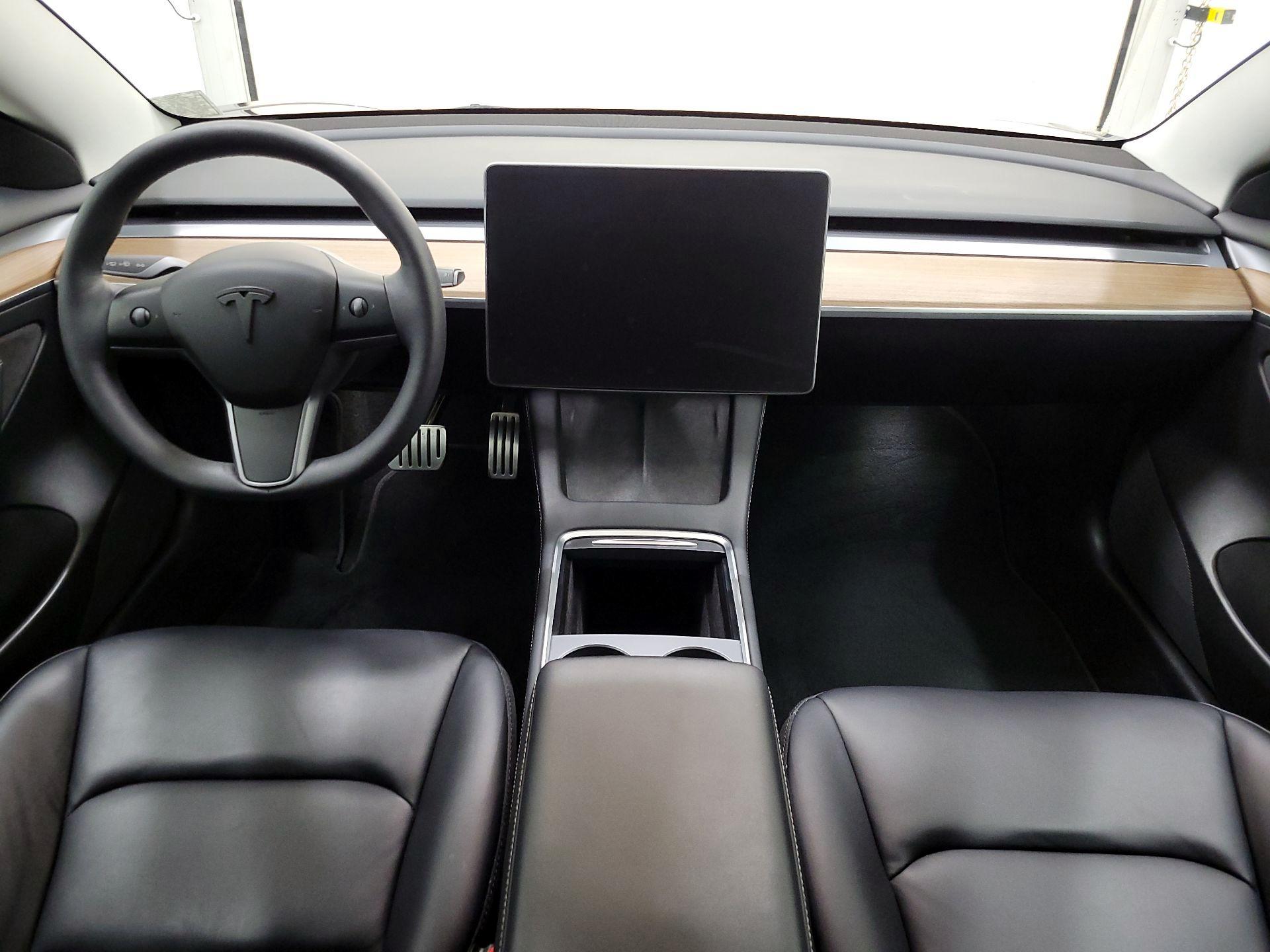 Thumbnail: 2023 Tesla Model 3 - 9