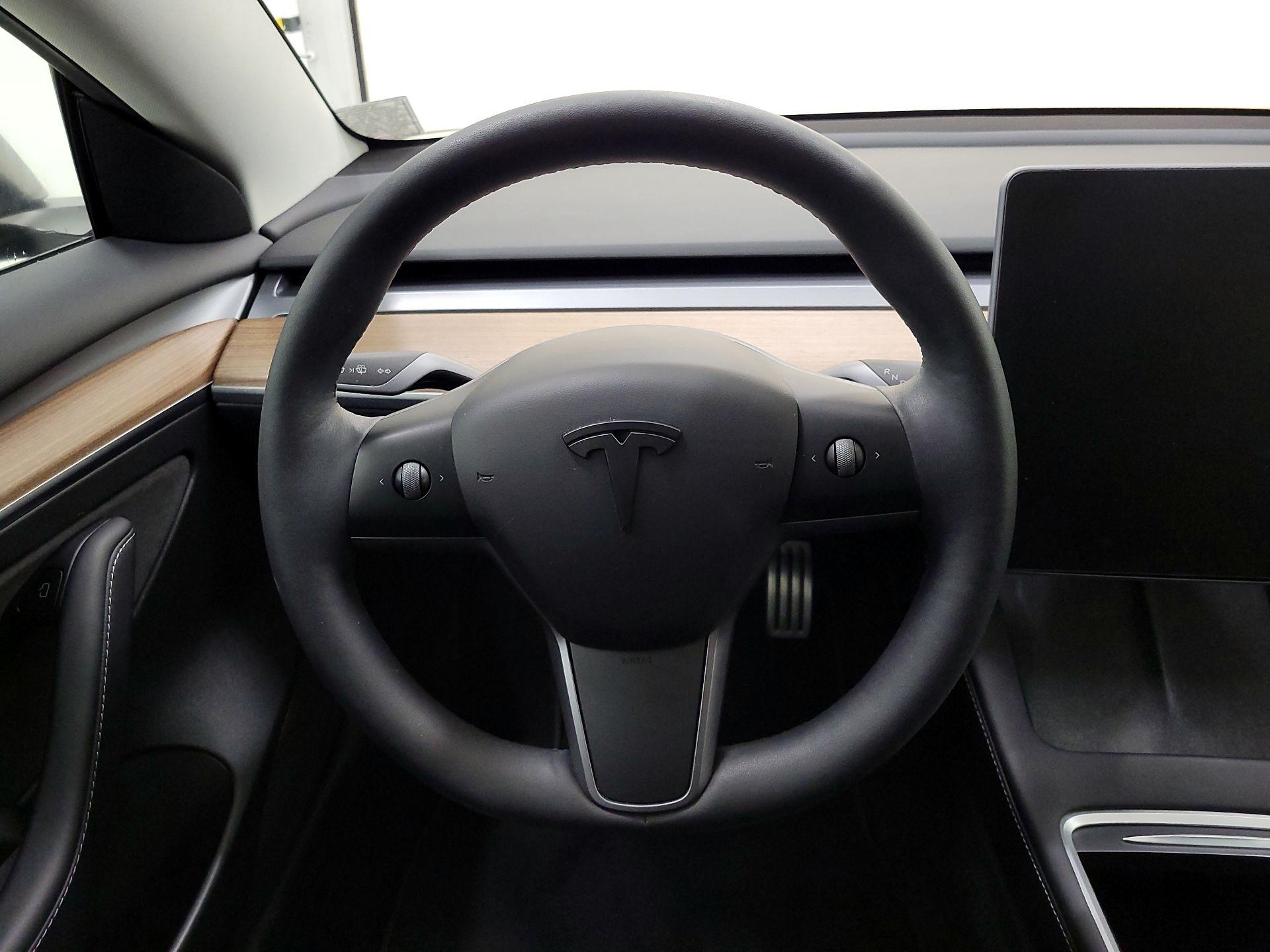 Thumbnail: 2023 Tesla Model 3 - 10