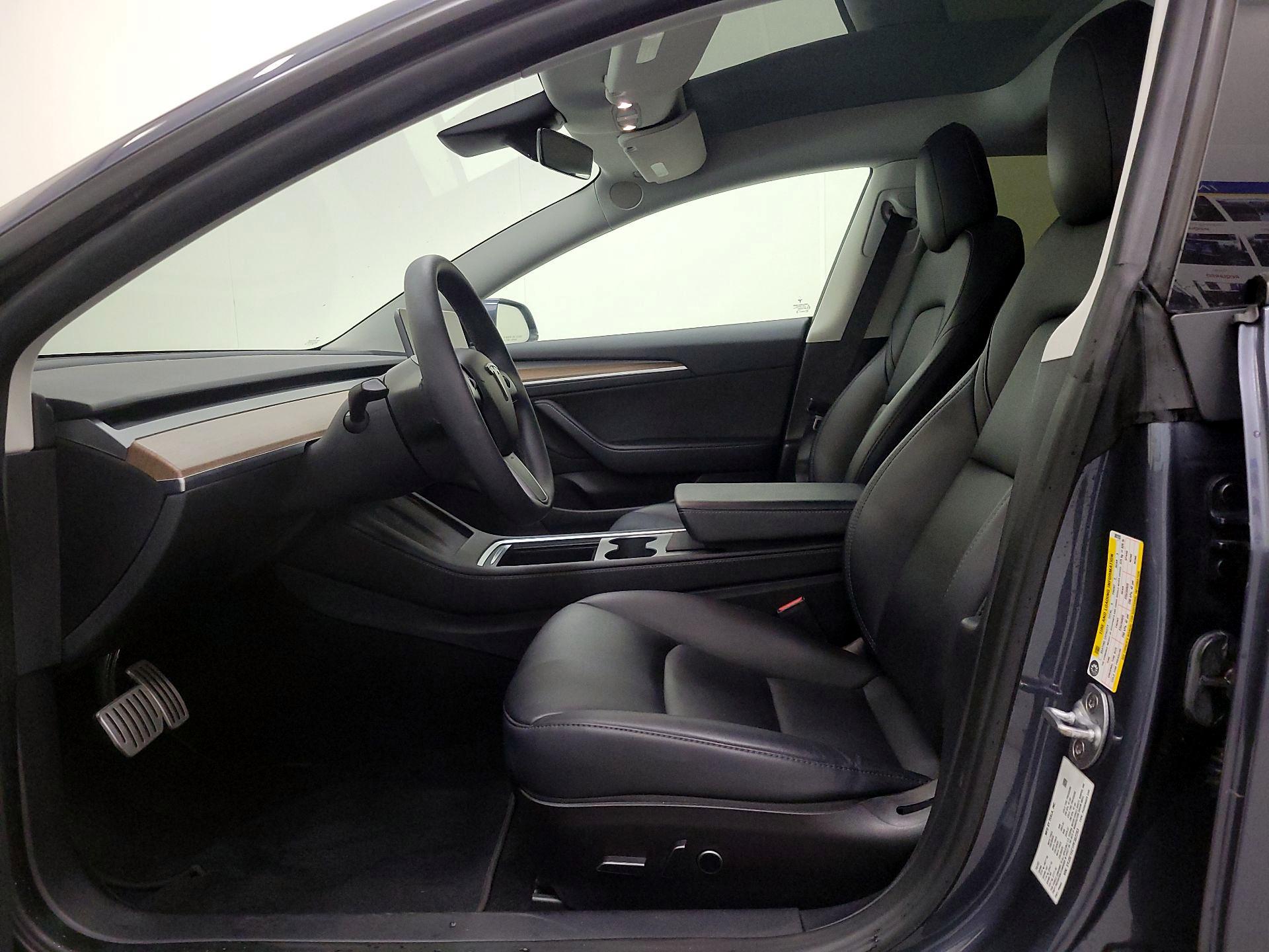 Thumbnail: 2023 Tesla Model 3 - 11