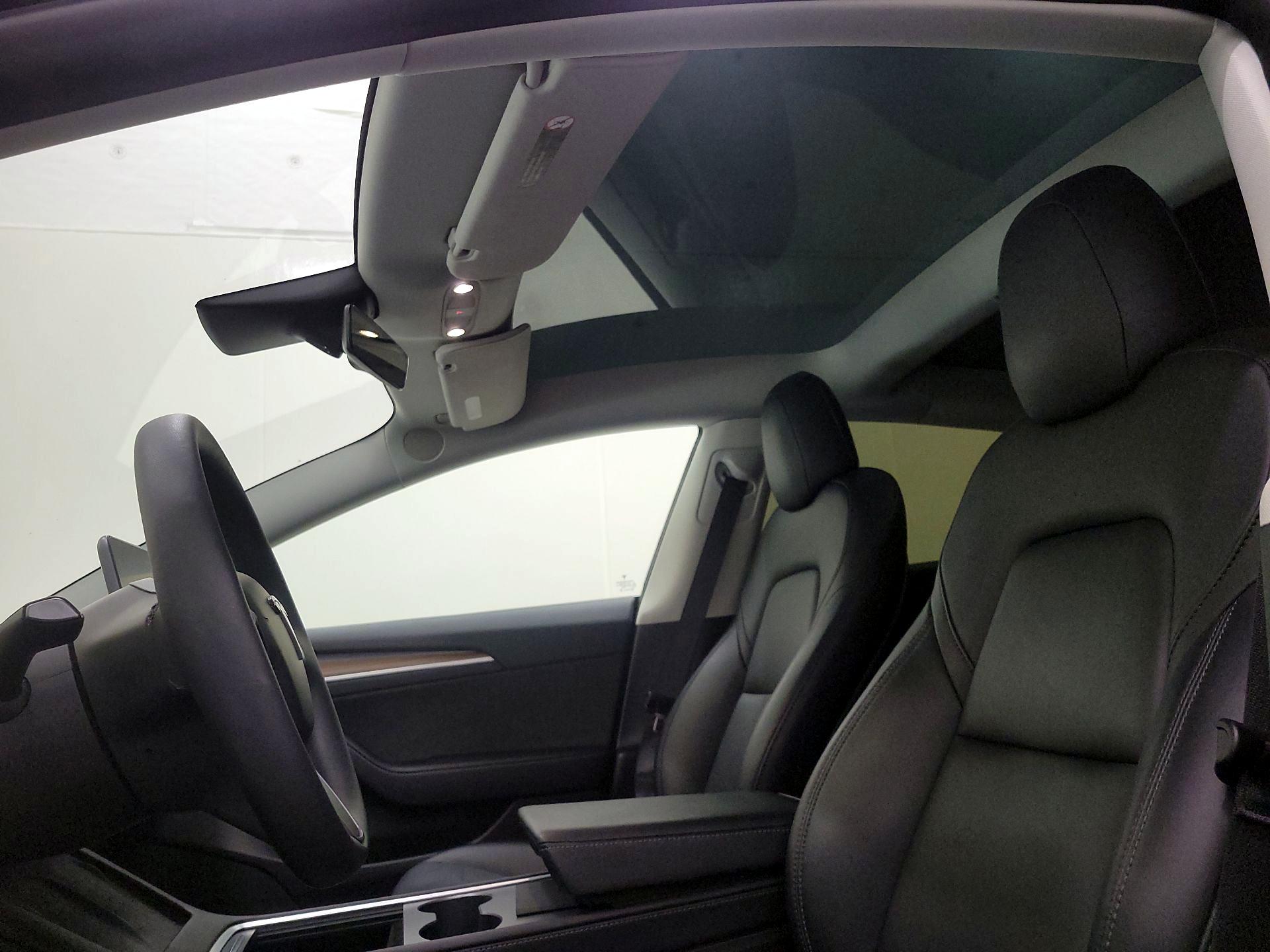 Thumbnail: 2023 Tesla Model 3 - 19