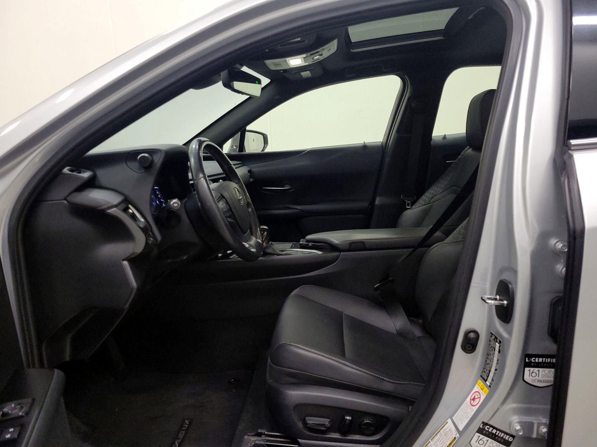 Thumbnail: 2019 Lexus UX - 11