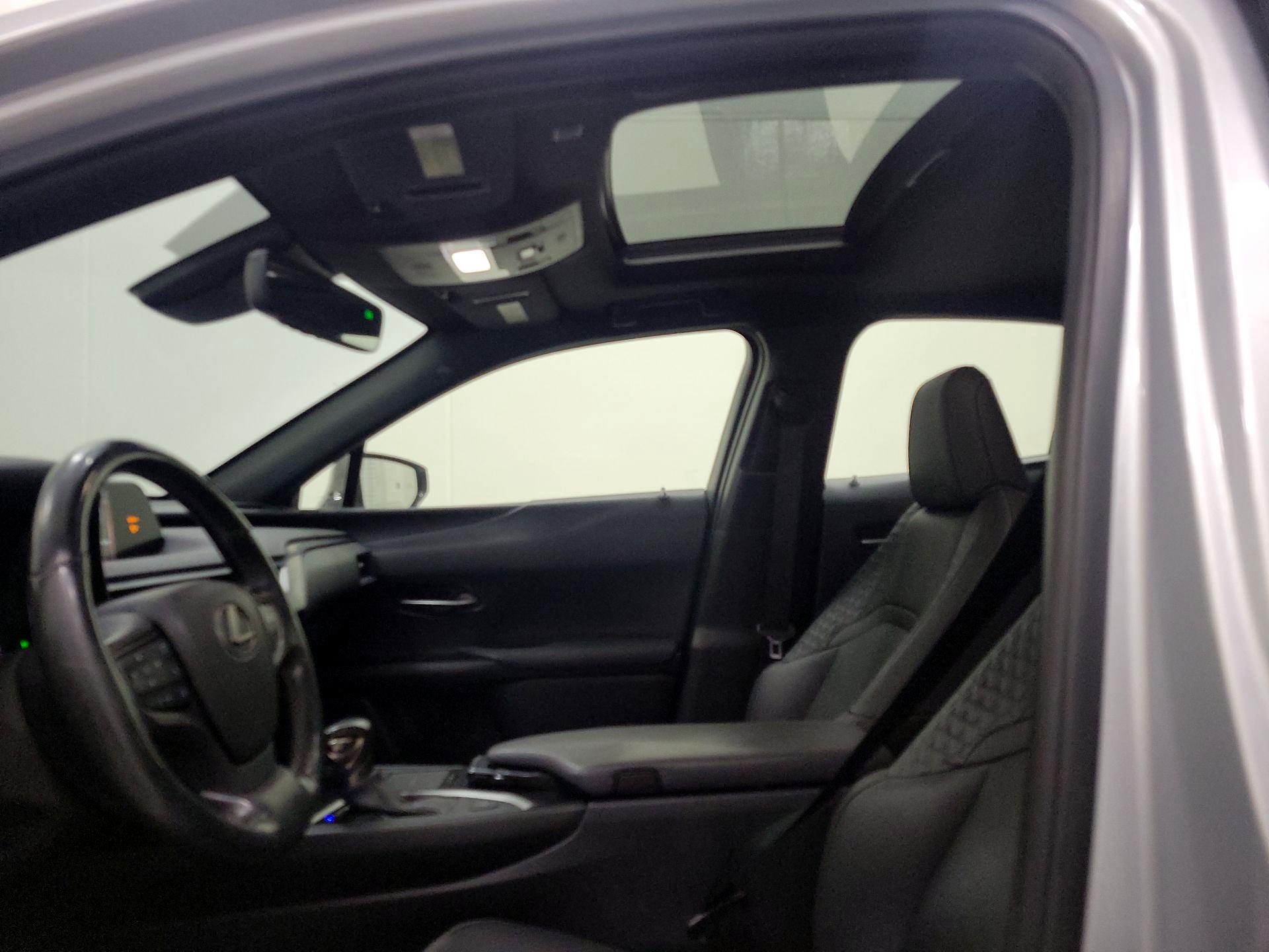 Thumbnail: 2019 Lexus UX - 19