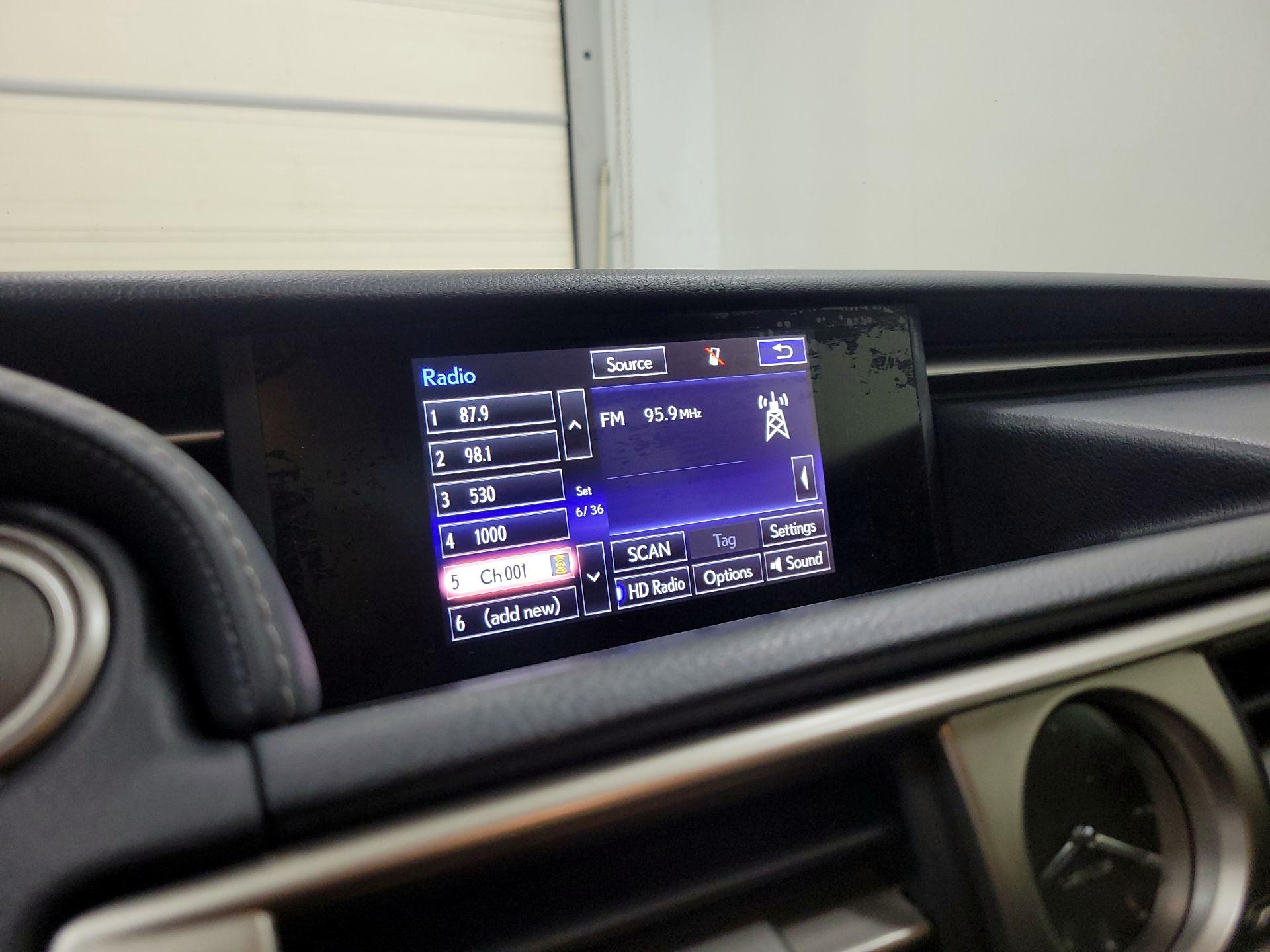 Thumbnail: 2014 Lexus IS - 16