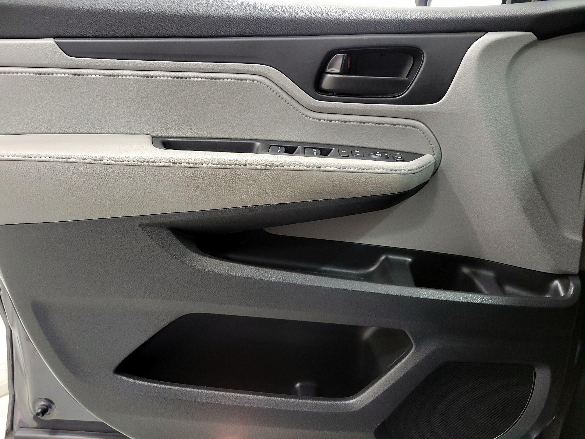 Thumbnail: 2019 Honda Odyssey - 12