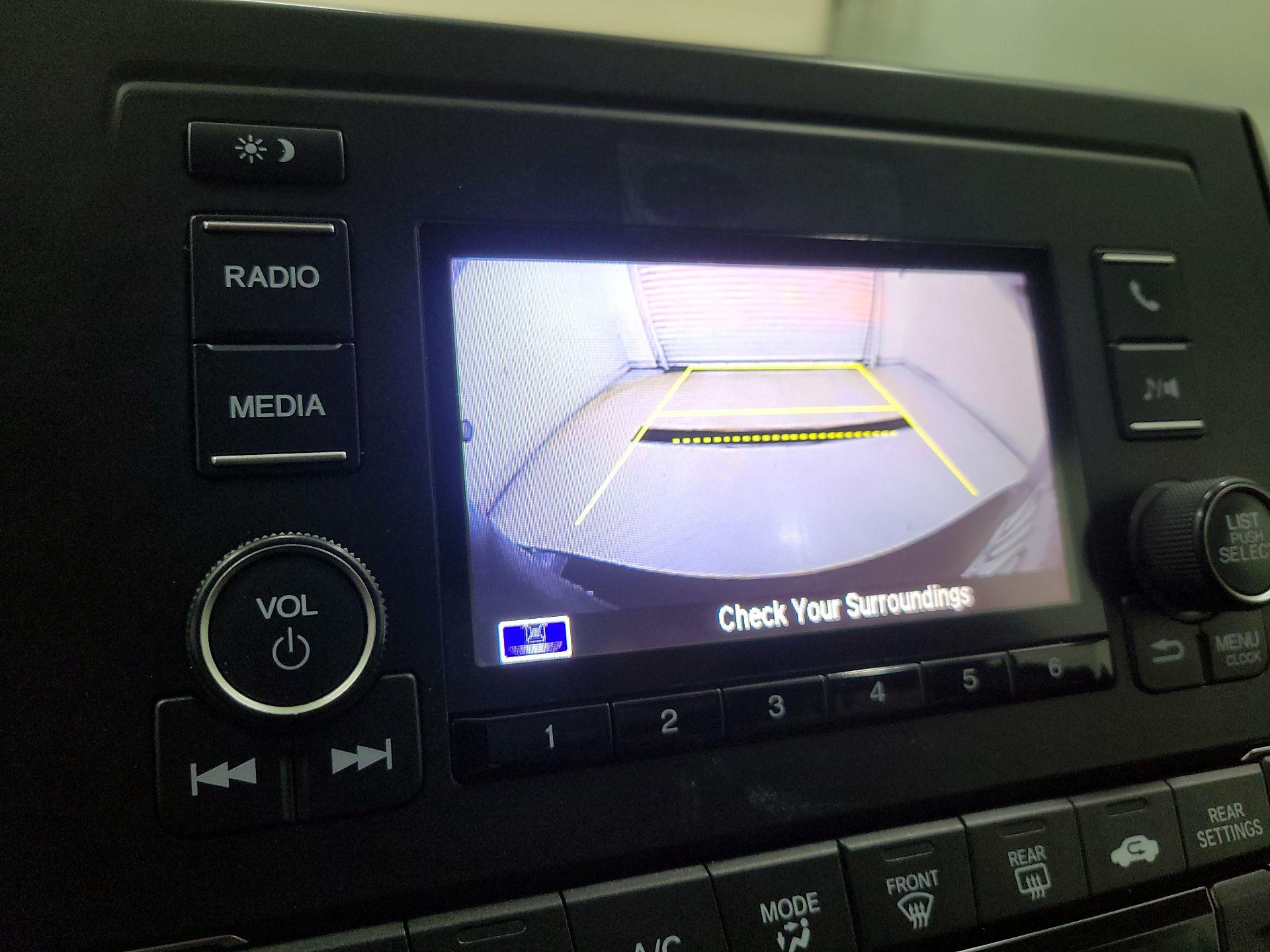 Thumbnail: 2019 Honda Odyssey - 14