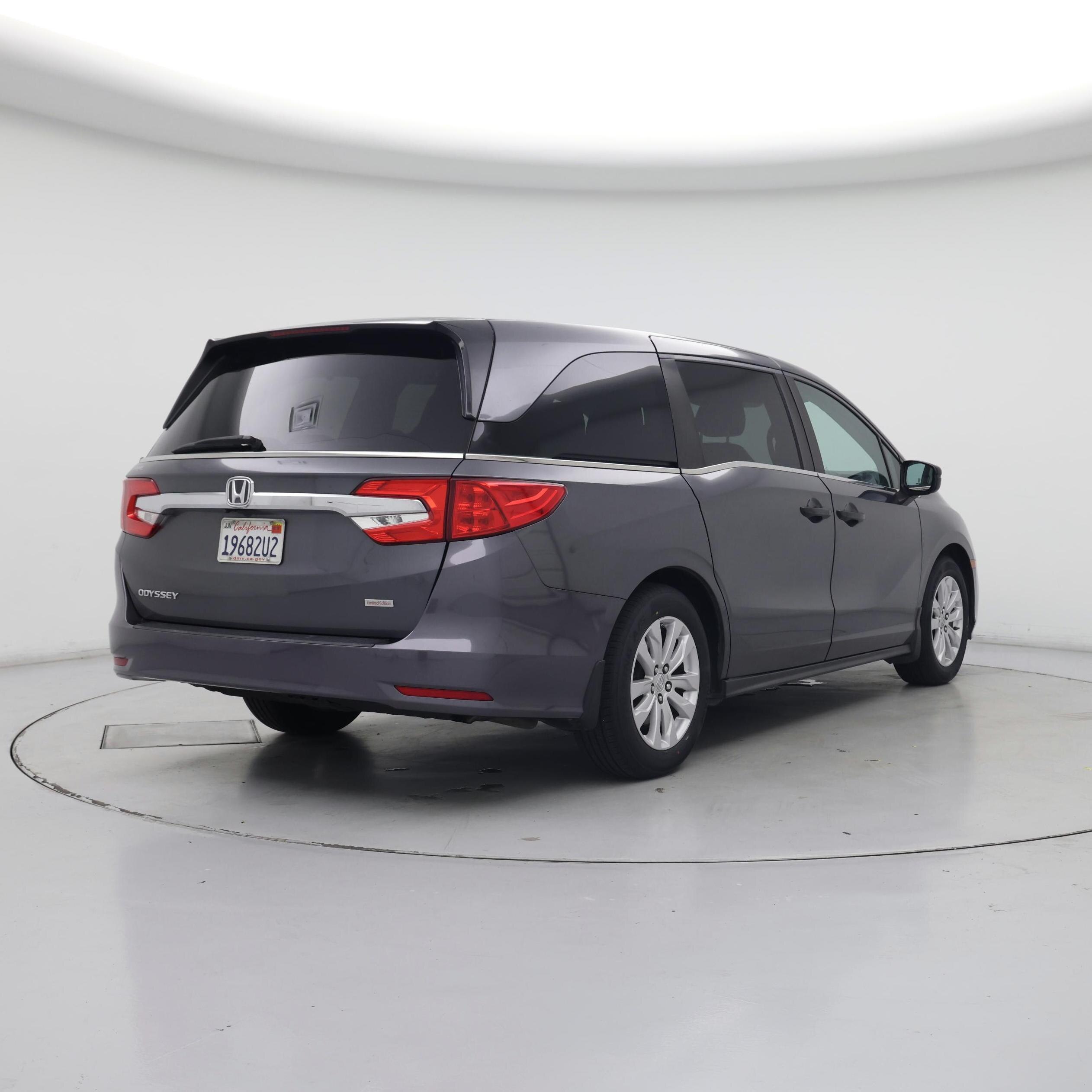 Thumbnail: 2019 Honda Odyssey - 8