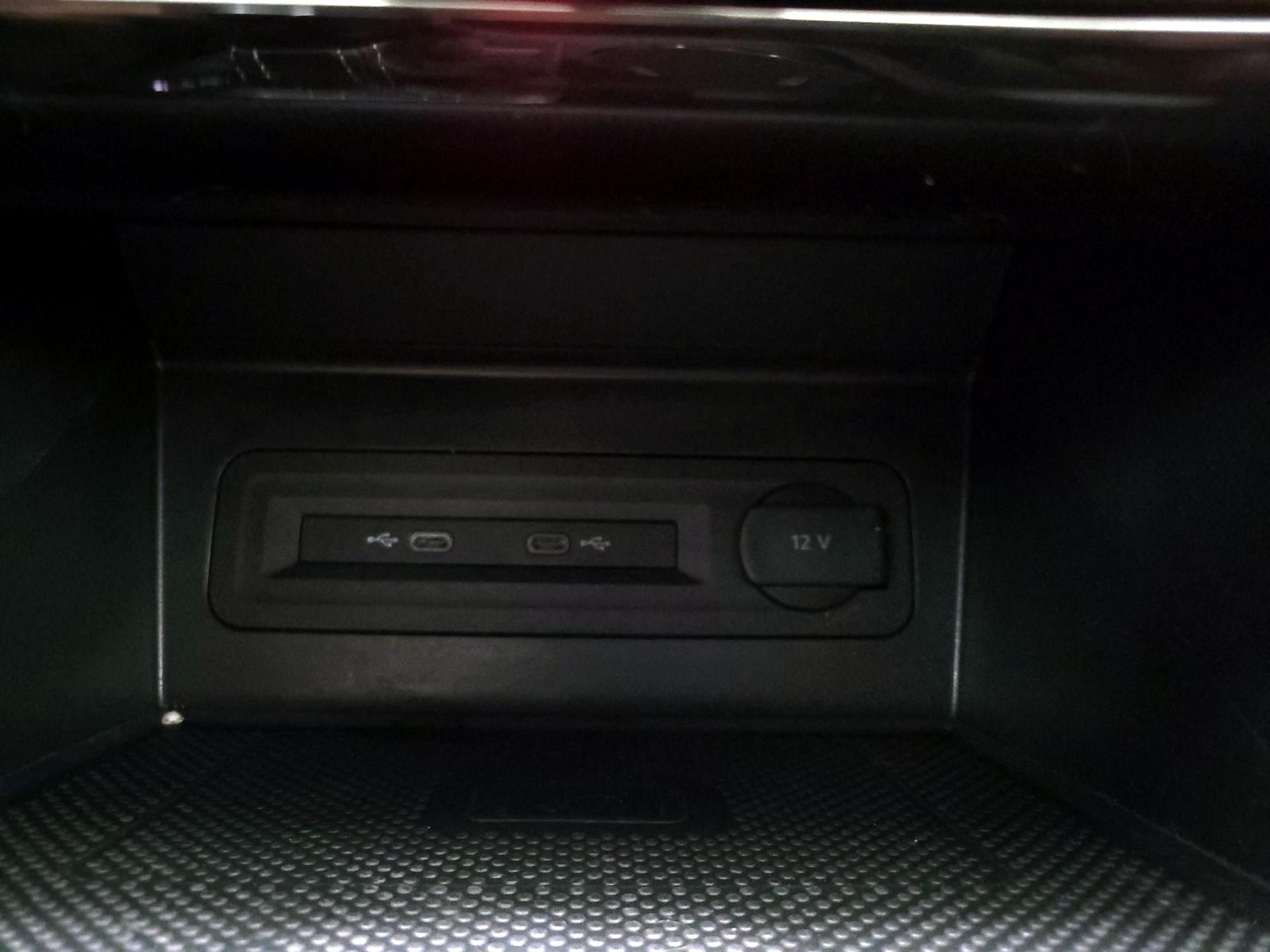 Thumbnail: 2023 Volkswagen Atlas - 18