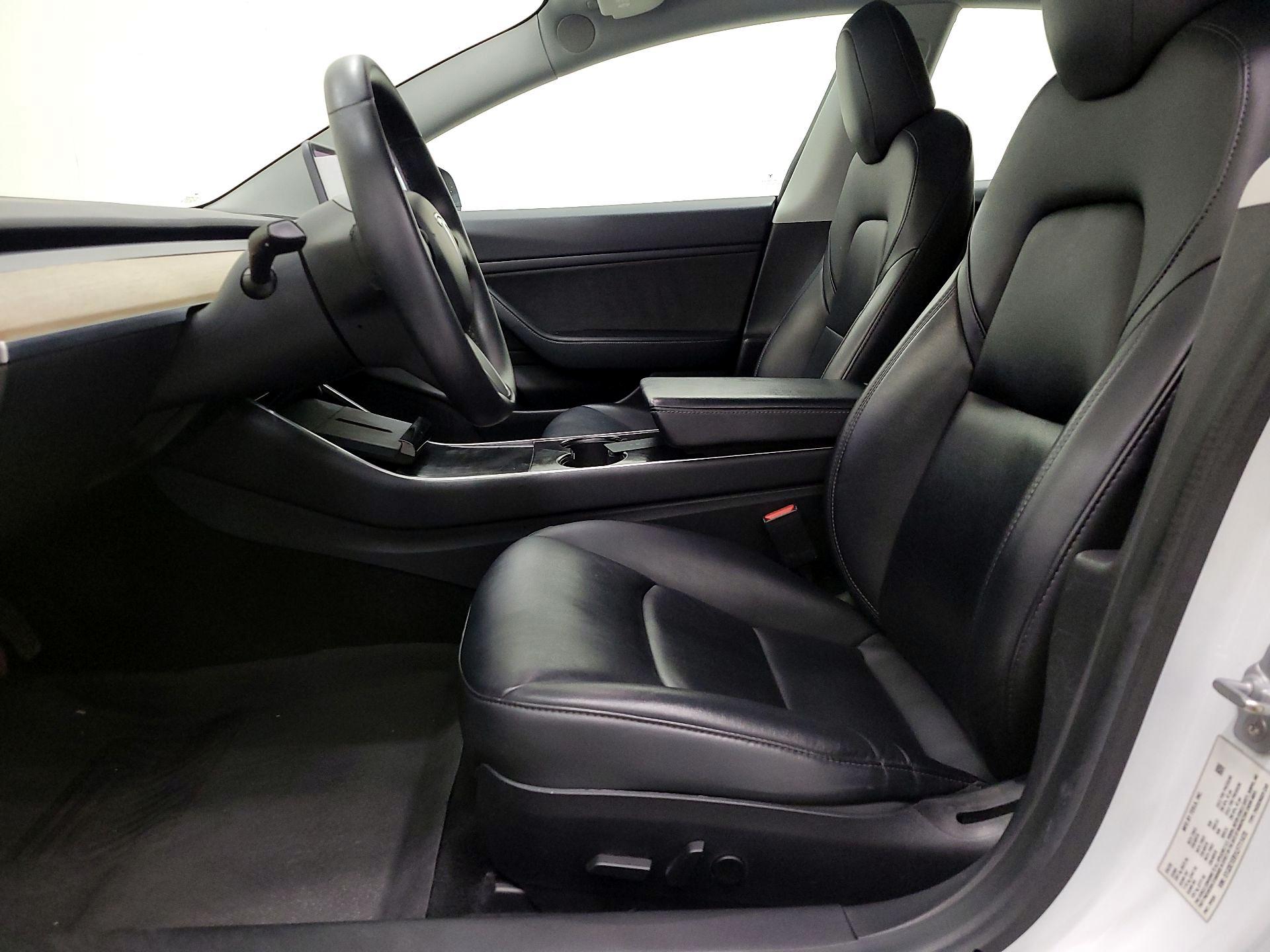 Thumbnail: 2020 Tesla Model 3 - 11