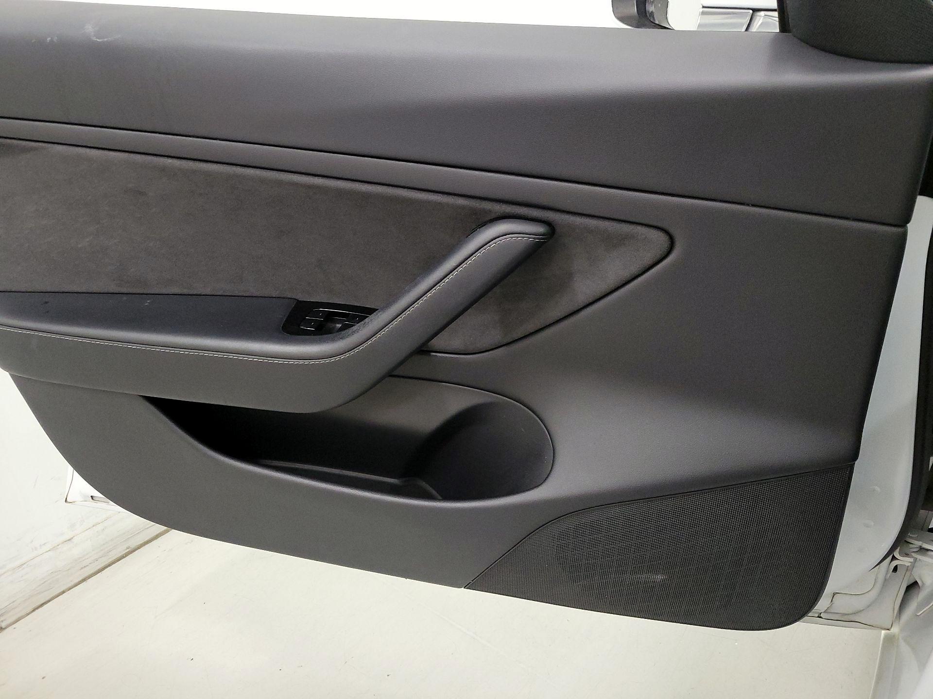 Thumbnail: 2020 Tesla Model 3 - 12