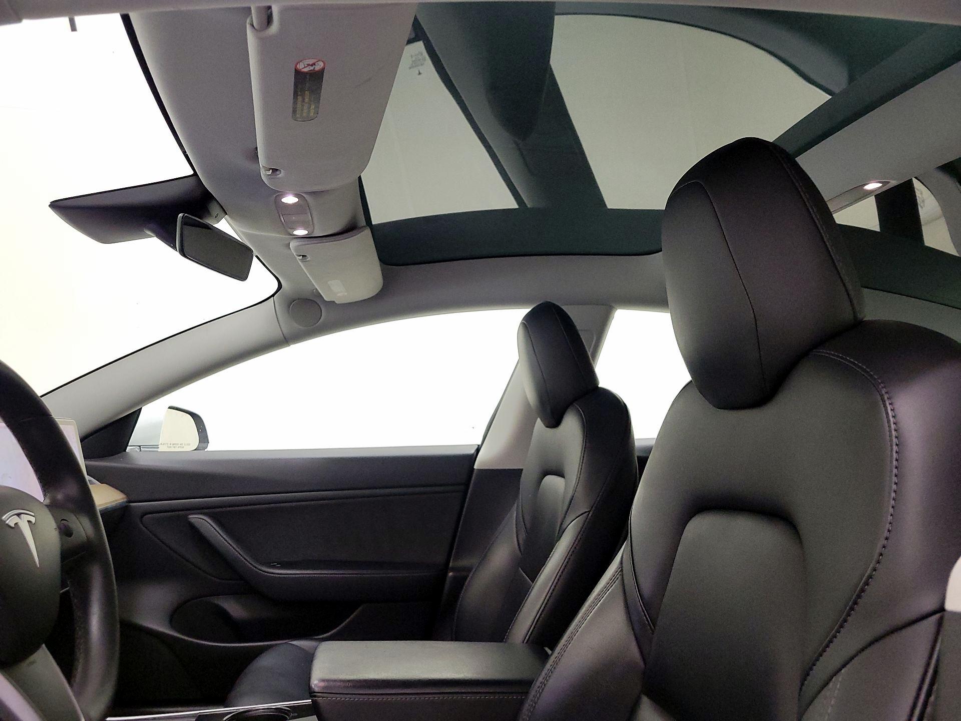 Thumbnail: 2020 Tesla Model 3 - 18