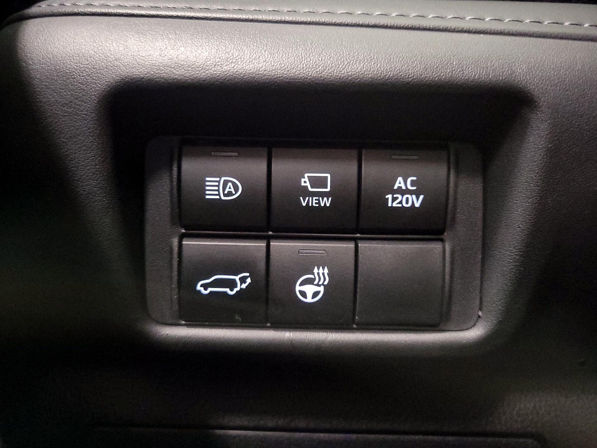 Thumbnail: 2023 Toyota Highlander - 13