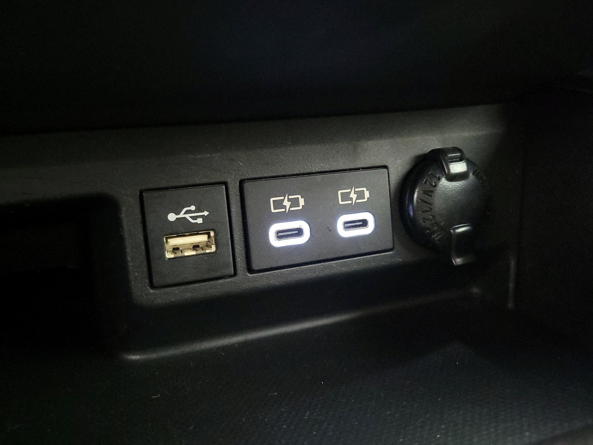 Thumbnail: 2023 Toyota Highlander - 18