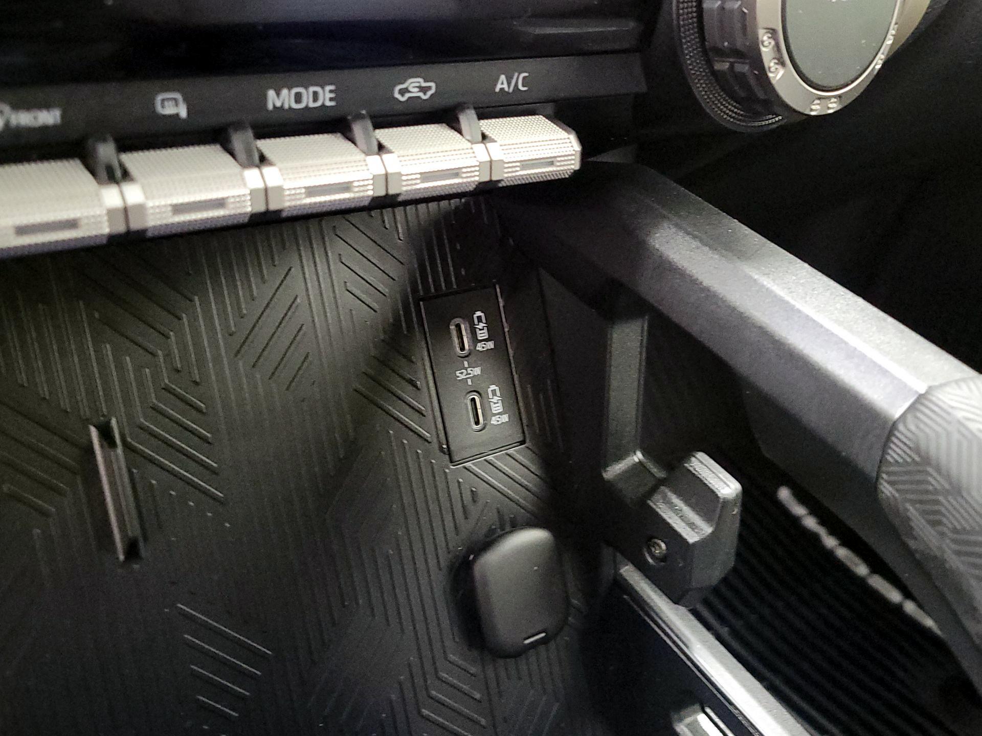 Thumbnail: 2025 Toyota Tacoma - 18