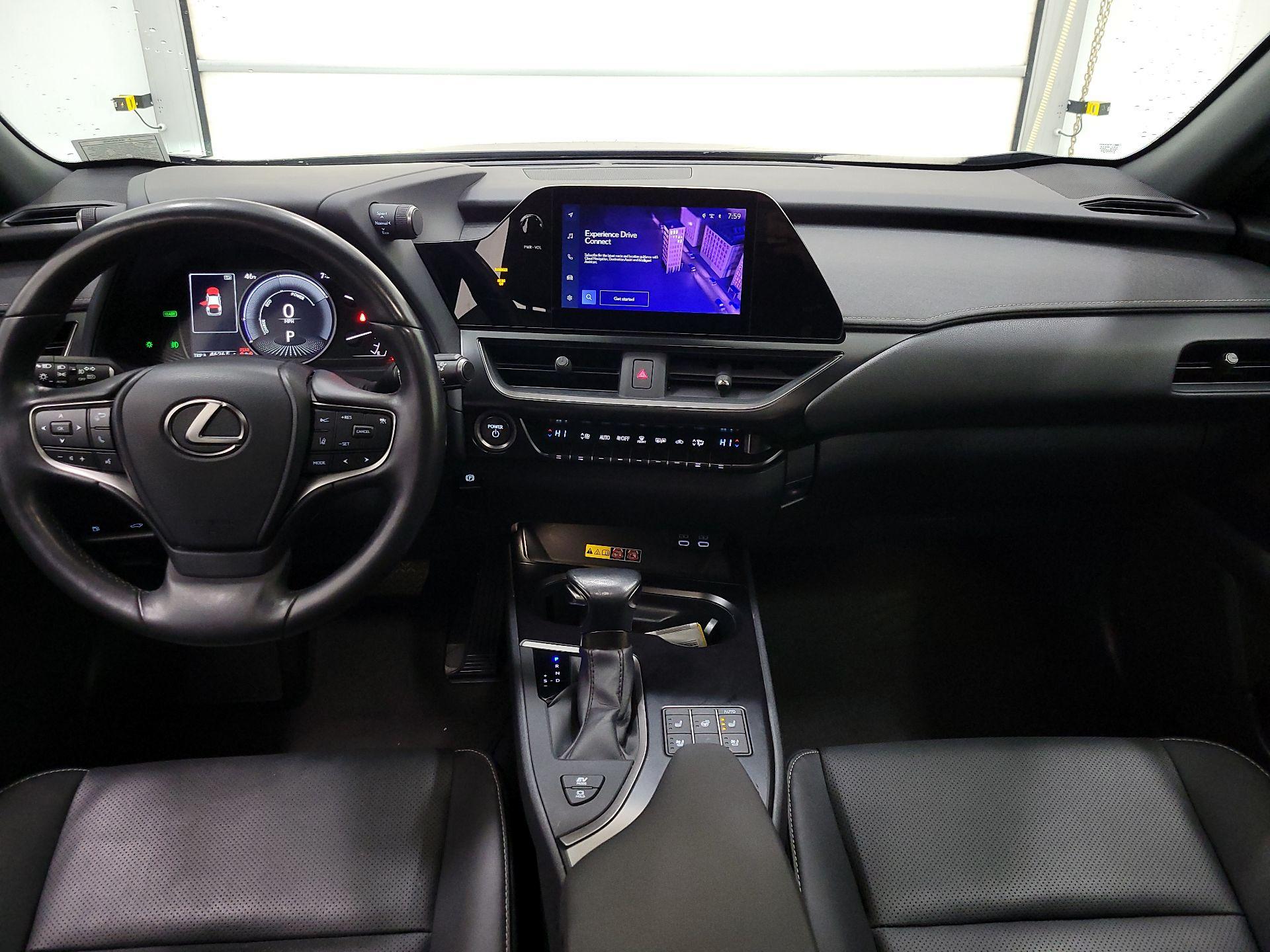 Thumbnail: 2023 Lexus UX - 9