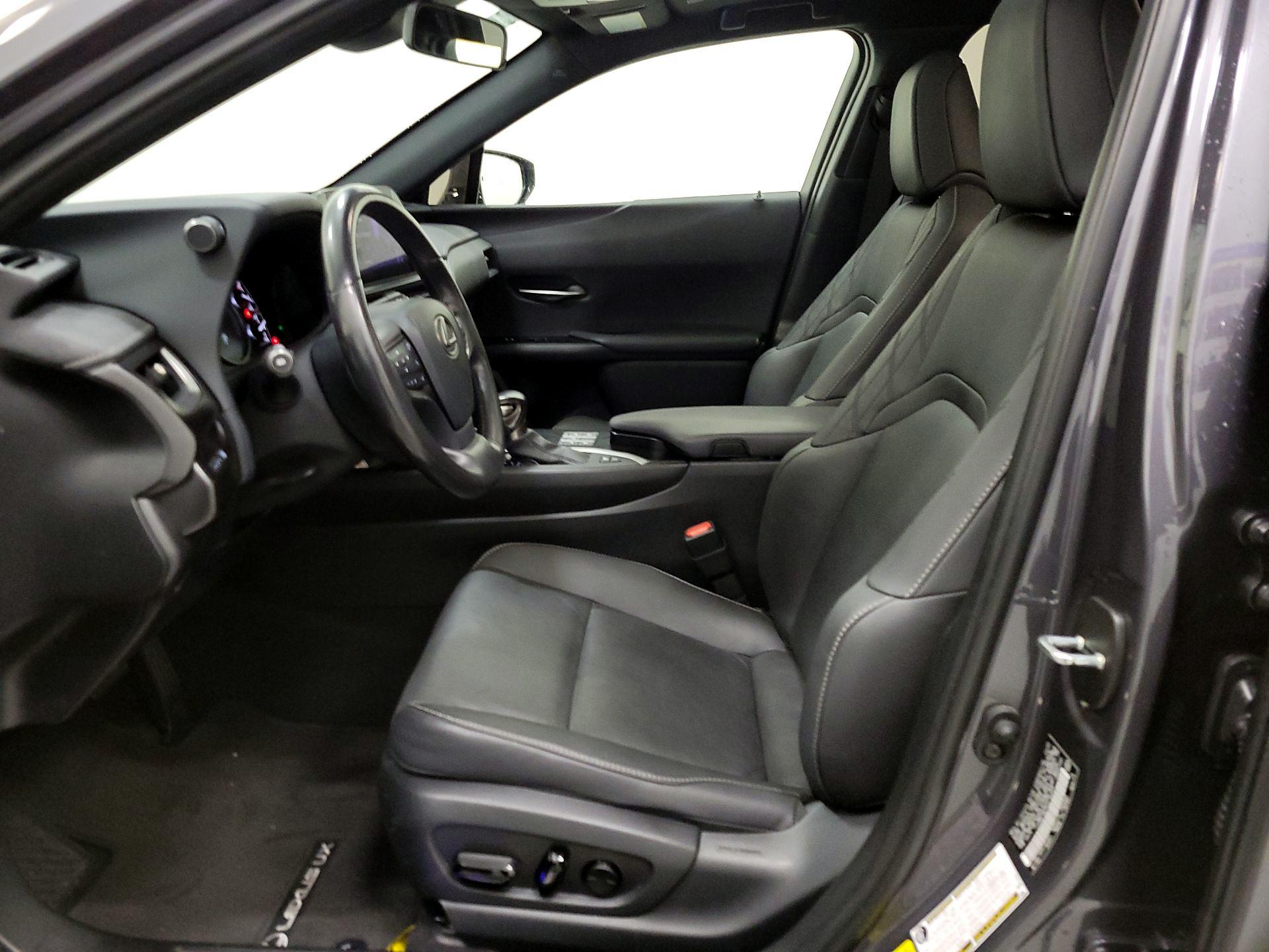 Thumbnail: 2023 Lexus UX - 11