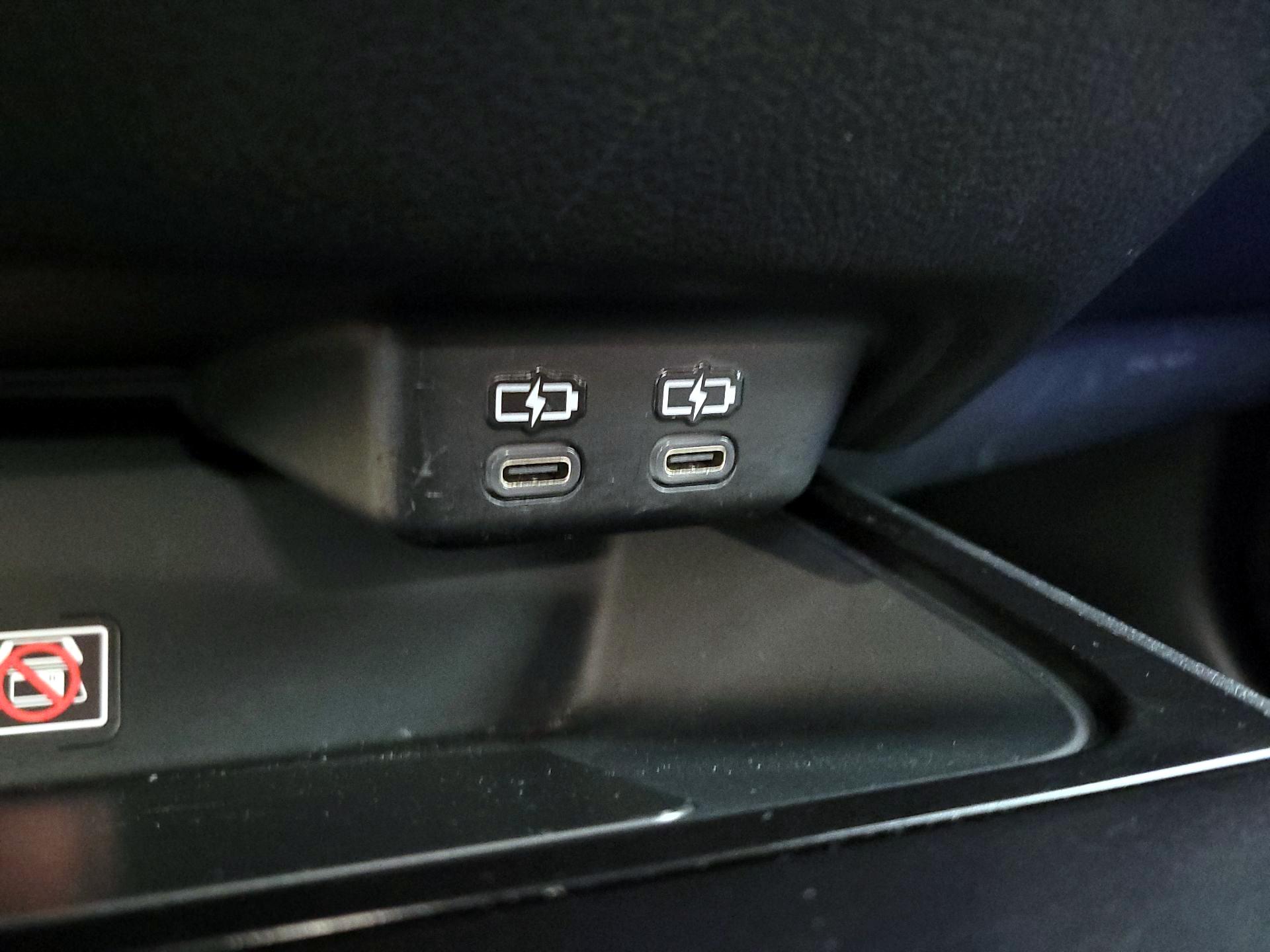 Thumbnail: 2023 Lexus UX - 18