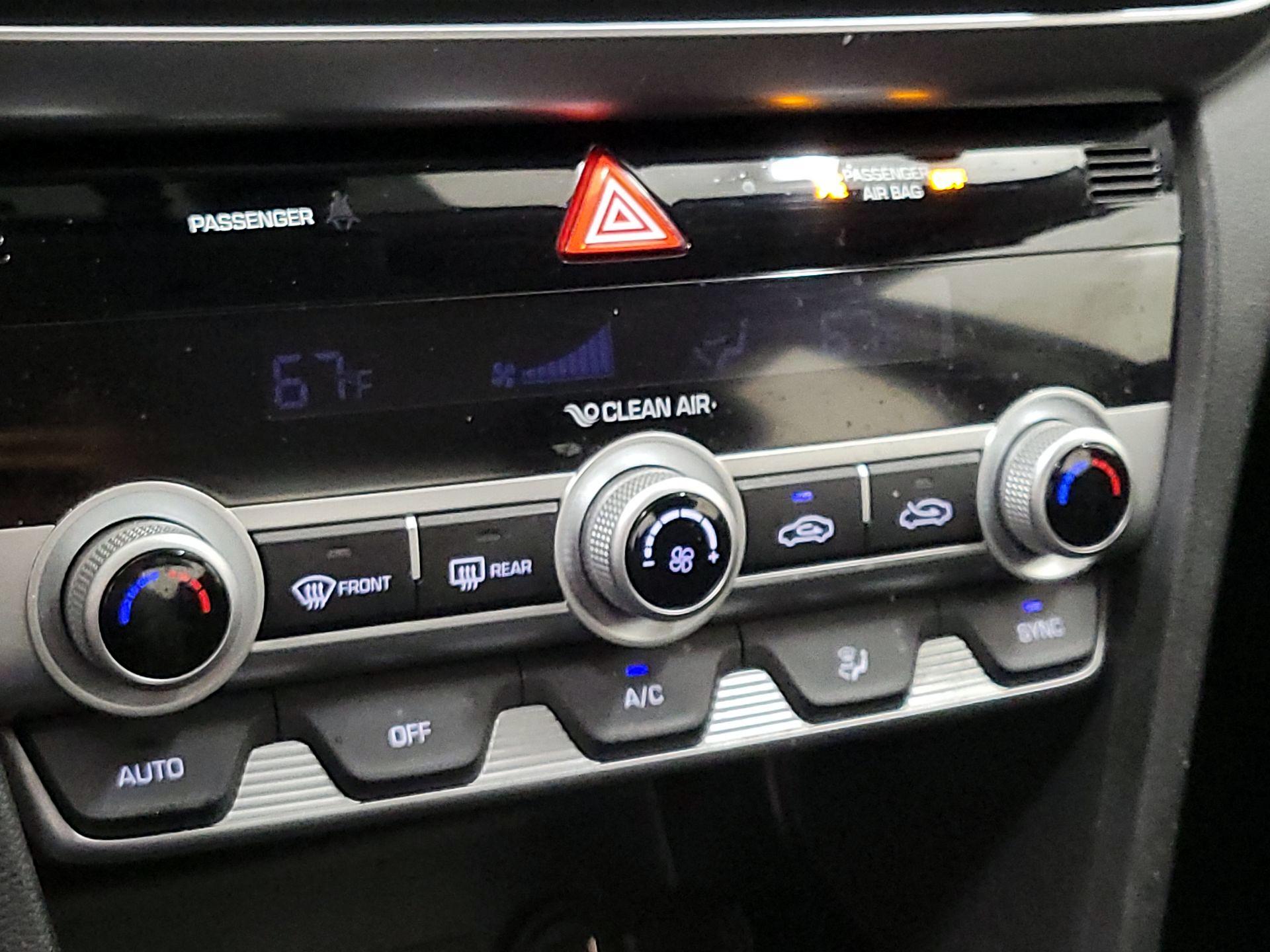 Thumbnail: 2020 Hyundai Elantra - 16