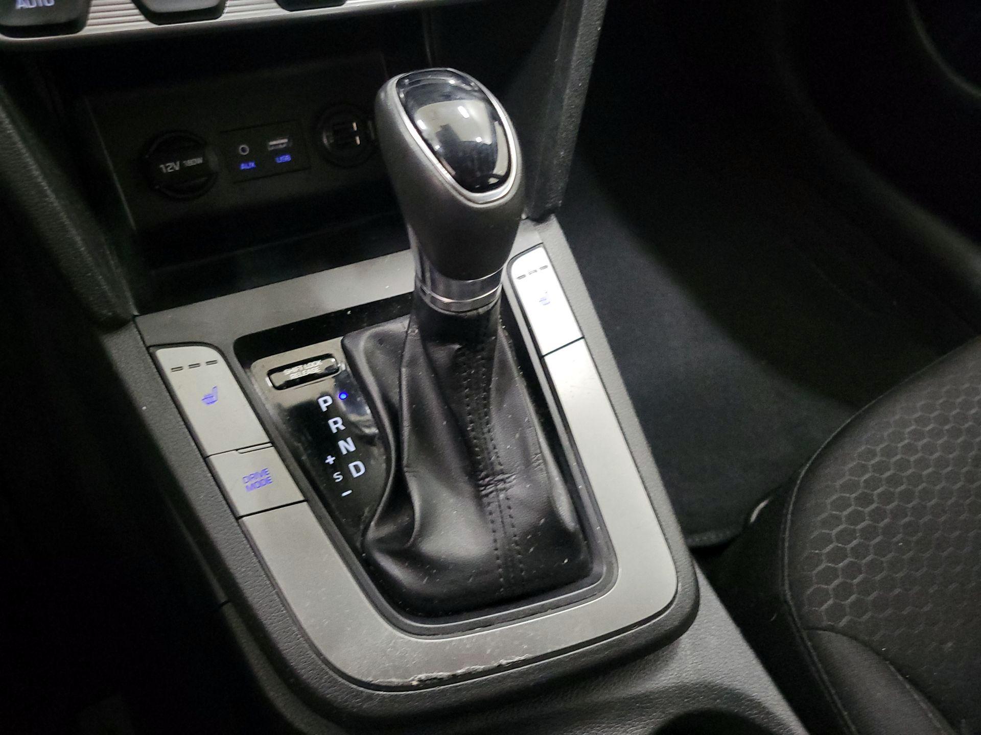 Thumbnail: 2020 Hyundai Elantra - 17