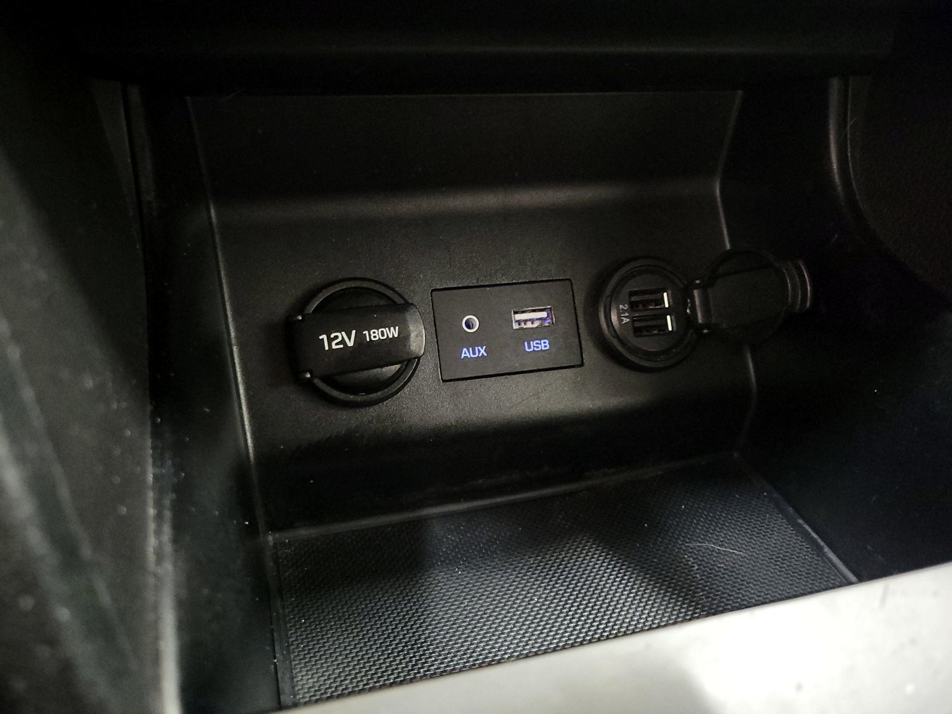 Thumbnail: 2020 Hyundai Elantra - 18