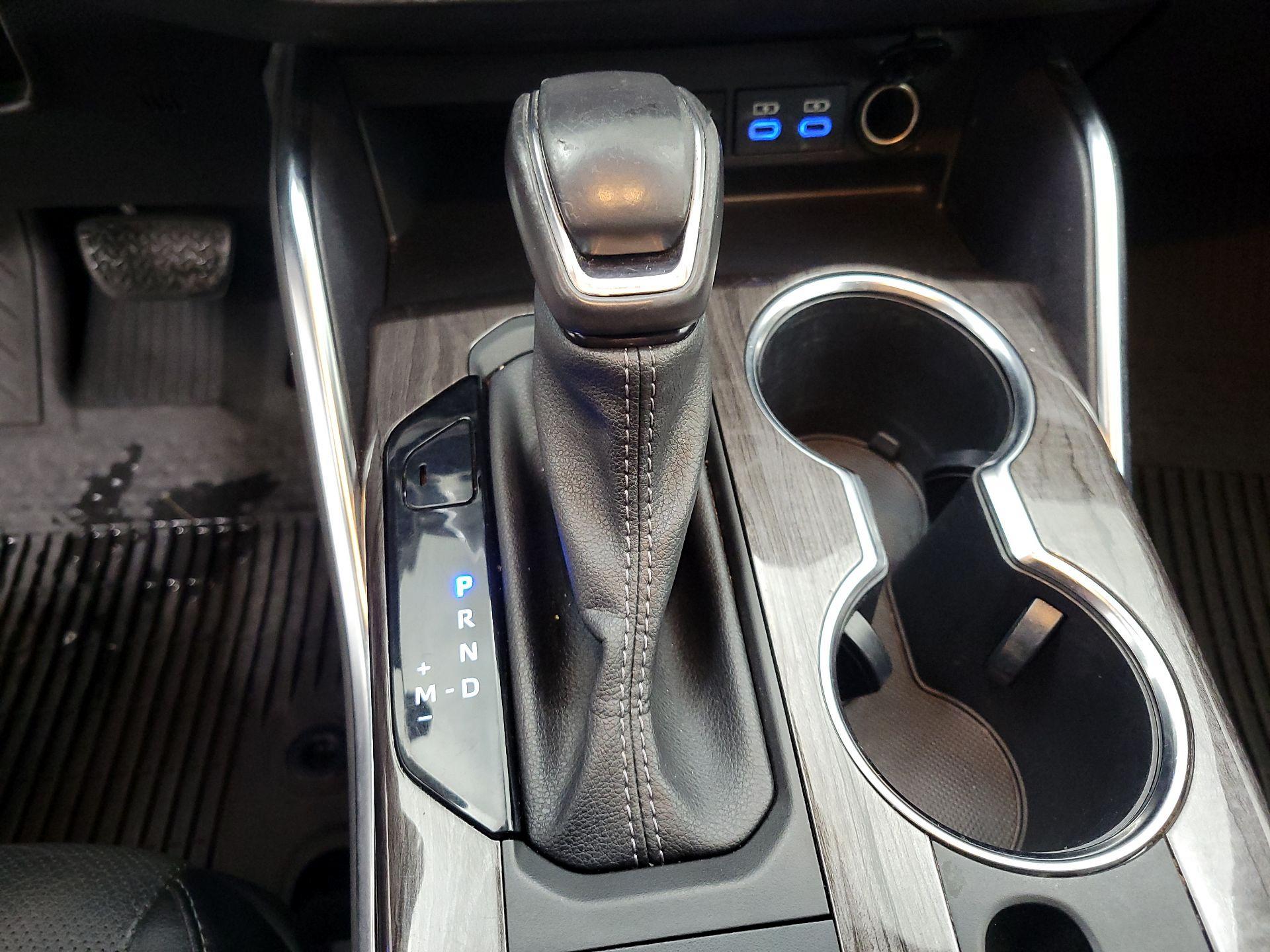 Thumbnail: 2022 Toyota Highlander - 18