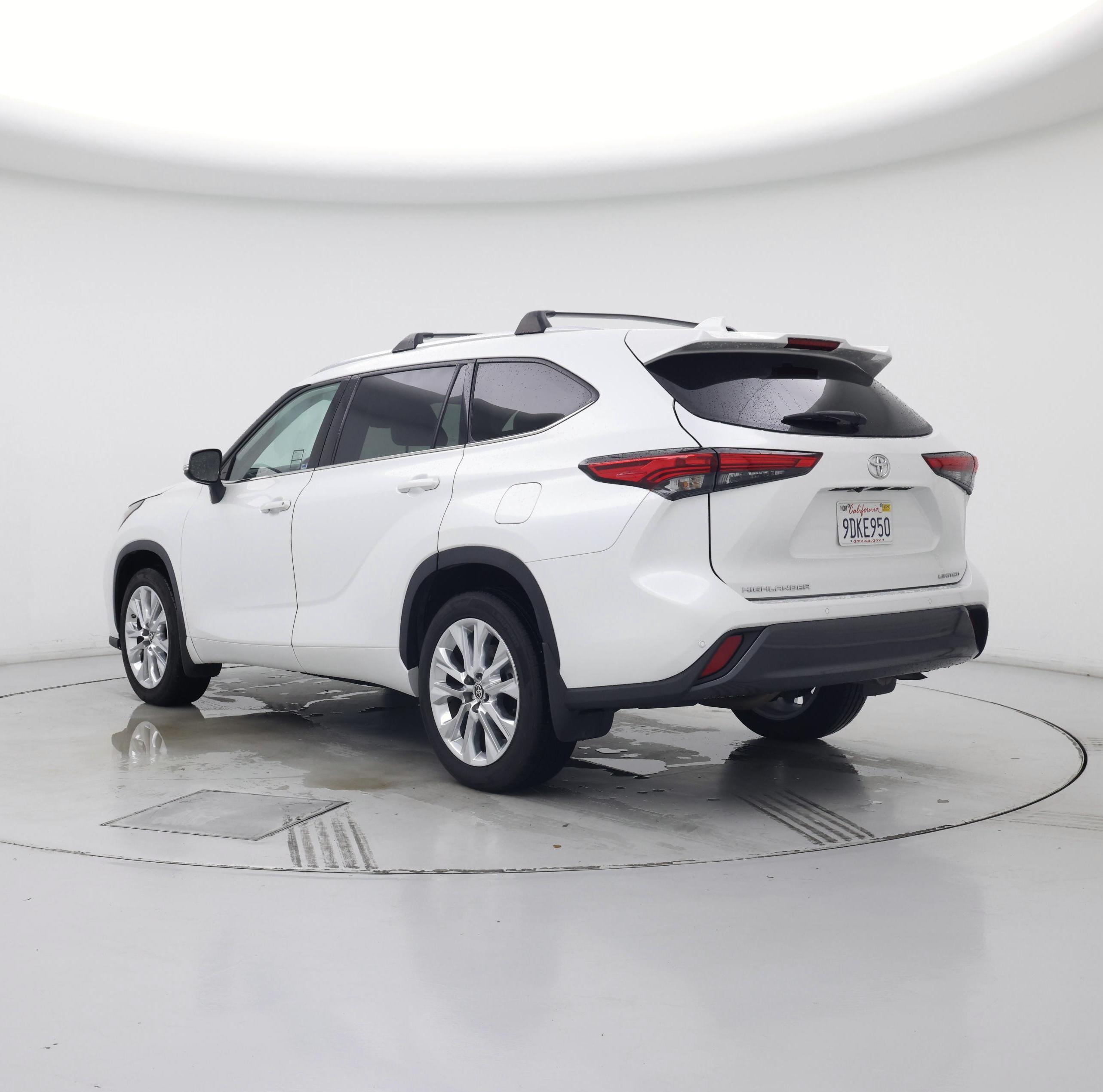 Thumbnail: 2022 Toyota Highlander - 2