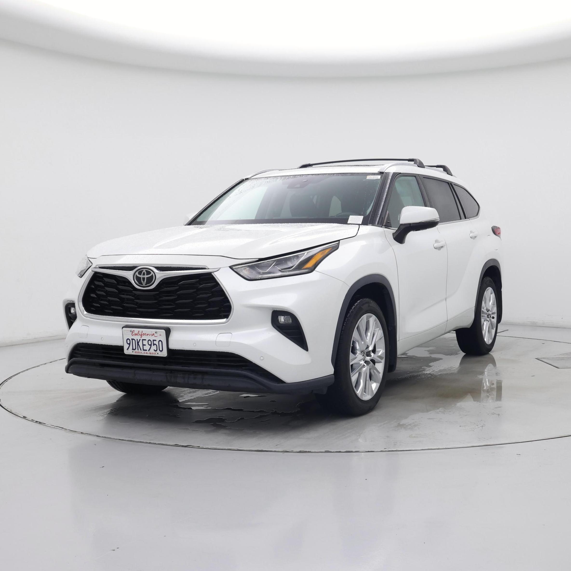 Thumbnail: 2022 Toyota Highlander - 4
