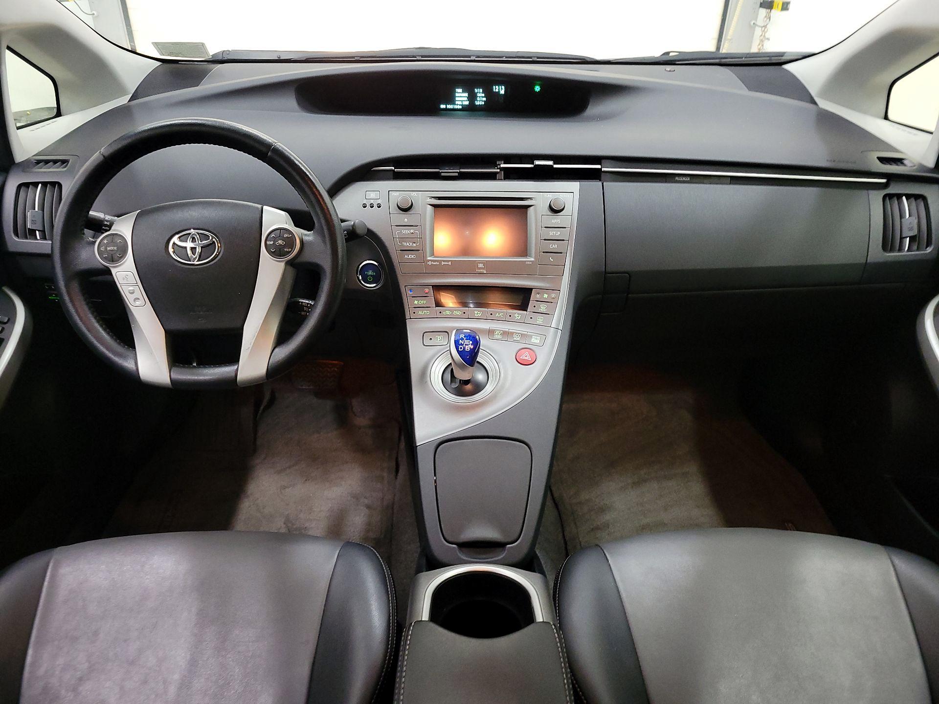 Thumbnail: 2014 Toyota Prius - 9