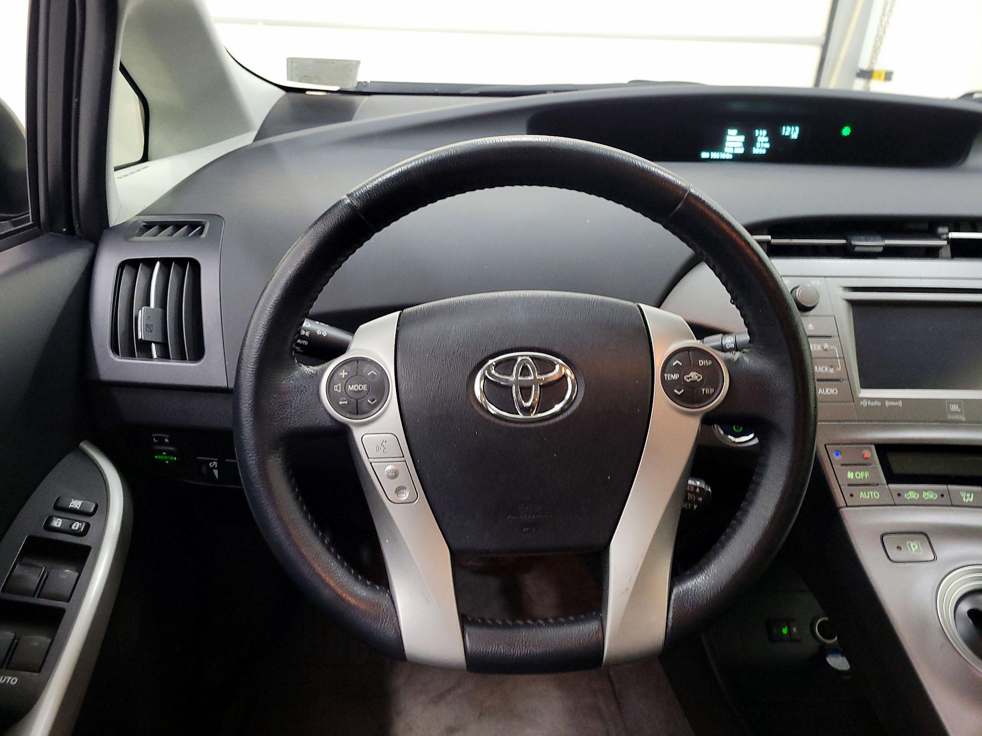 Thumbnail: 2014 Toyota Prius - 10