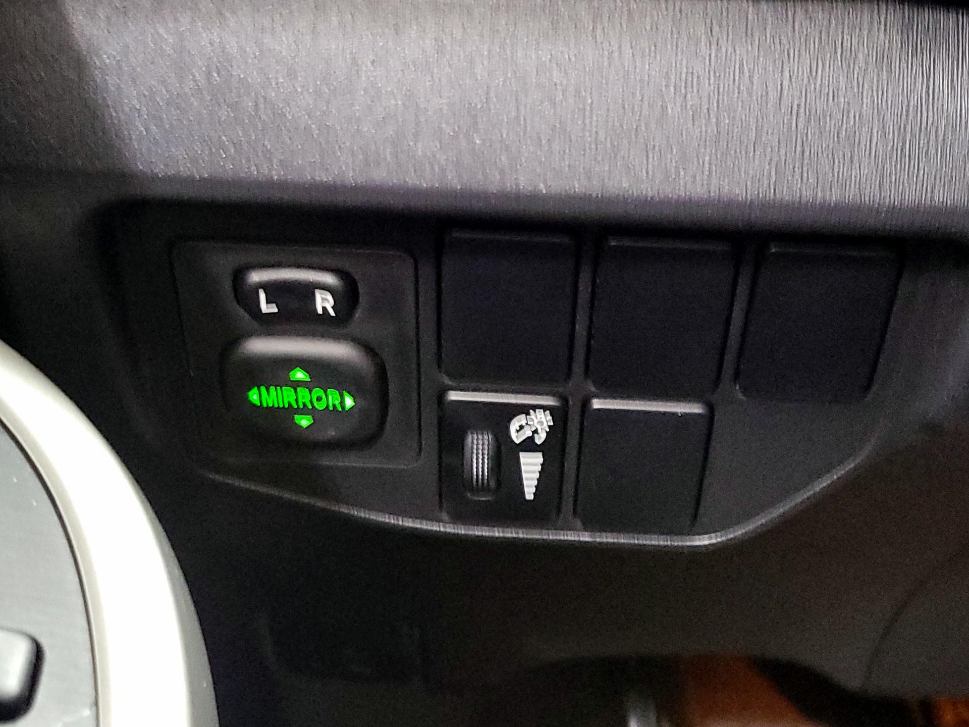 Thumbnail: 2014 Toyota Prius - 13