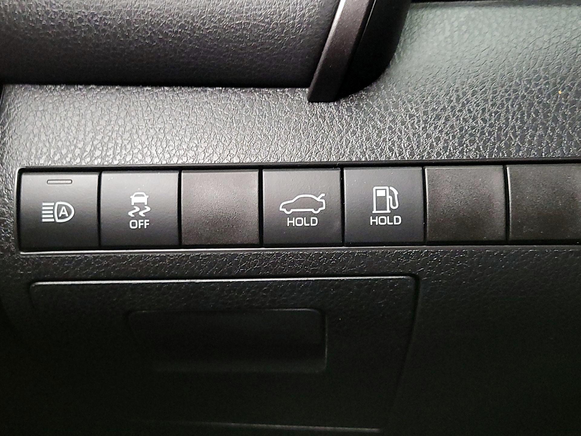 Thumbnail: 2020 Toyota Camry - 13