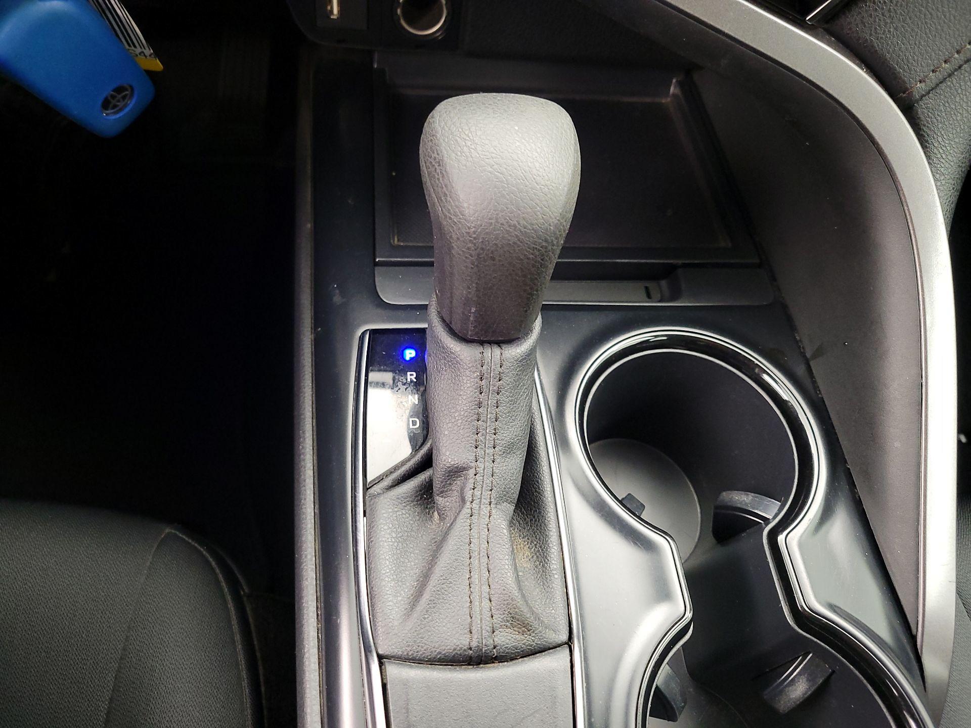 Thumbnail: 2020 Toyota Camry - 17