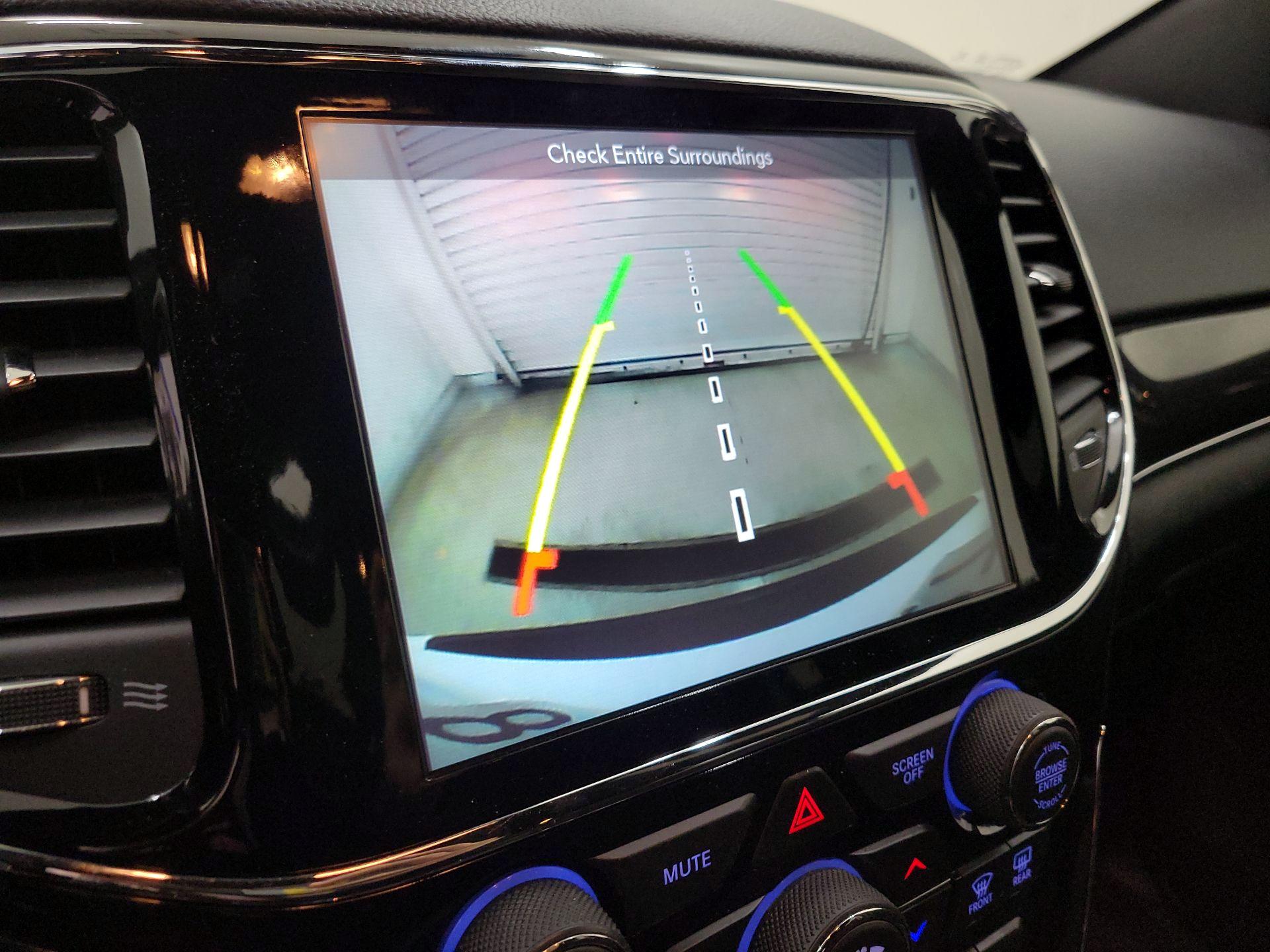 Thumbnail: 2019 Jeep Grand Cherokee - 14