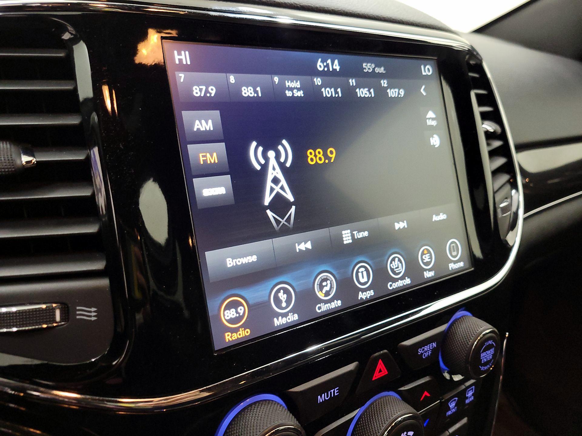 Thumbnail: 2019 Jeep Grand Cherokee - 15