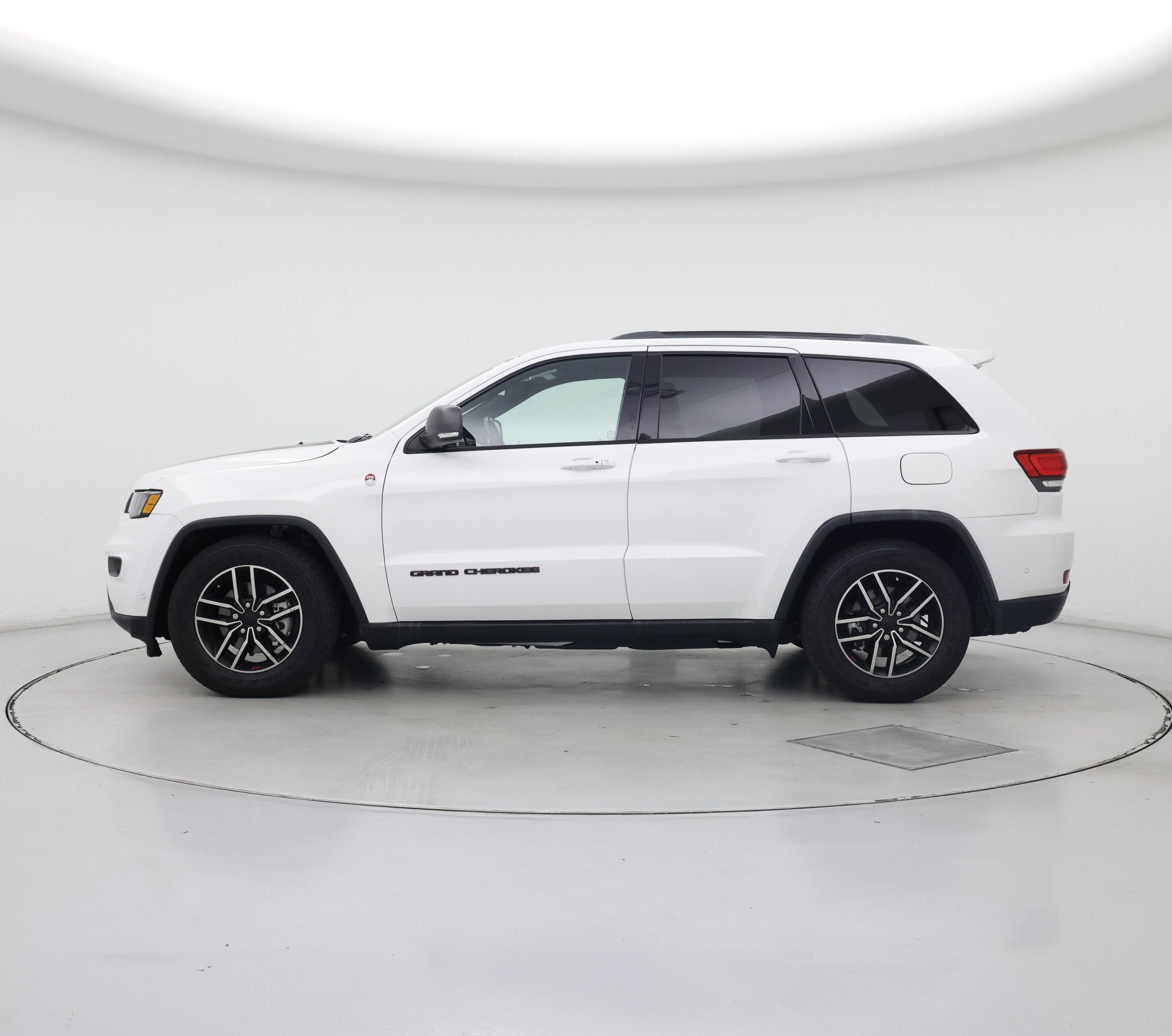 Thumbnail: 2019 Jeep Grand Cherokee - 3