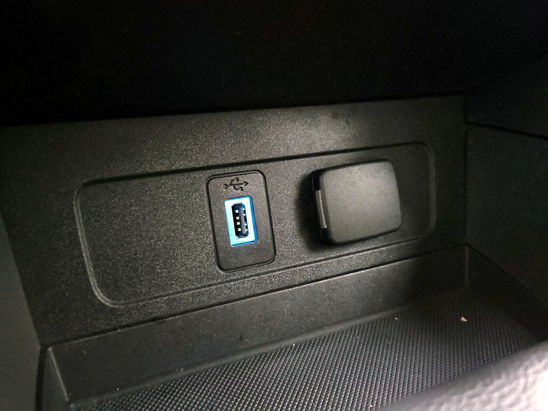 Thumbnail: 2017 Ford Escape - 18