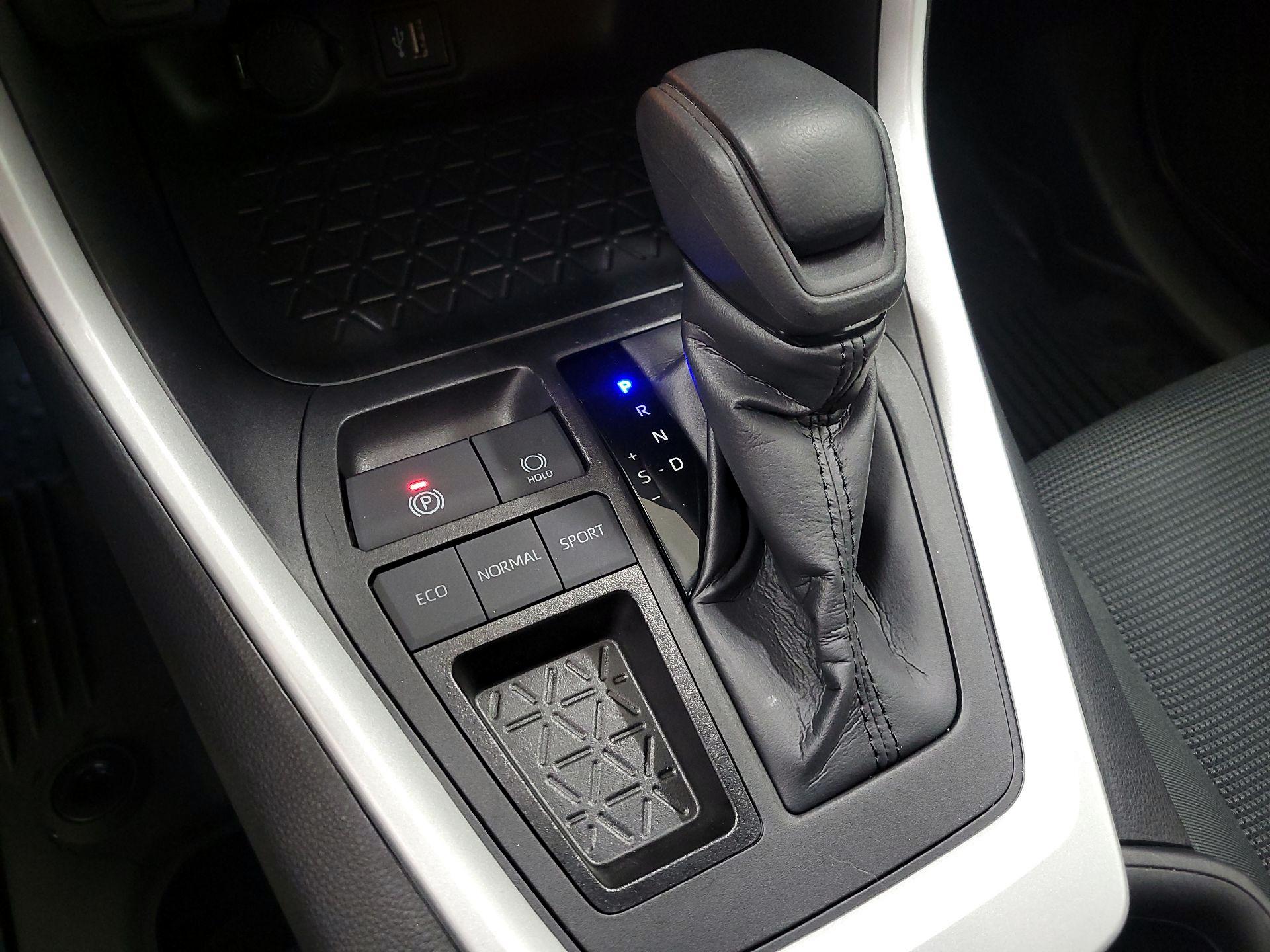 Thumbnail: 2024 Toyota RAV4 - 17