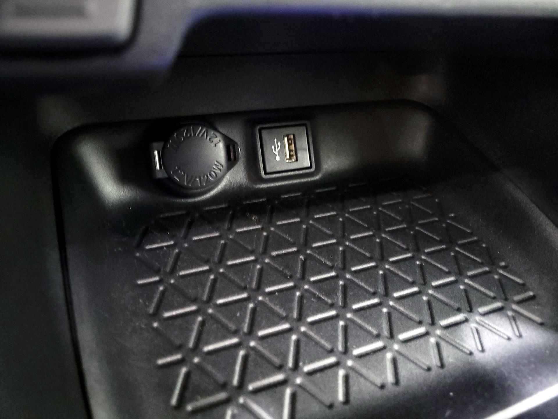 Thumbnail: 2024 Toyota RAV4 - 18