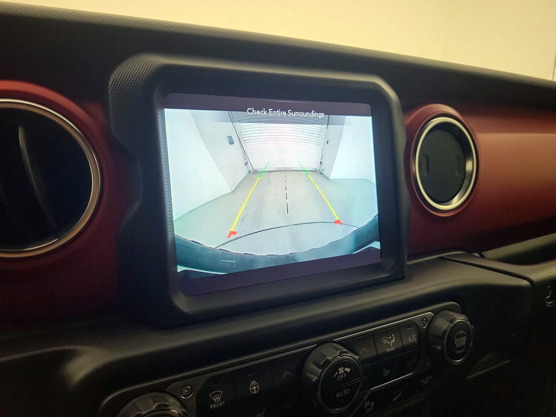 Thumbnail: 2020 Jeep Wrangler - 15