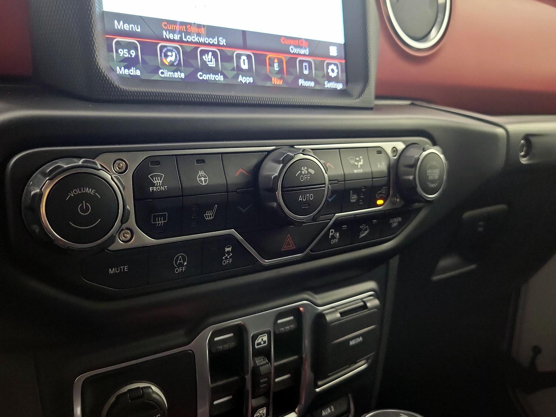 Thumbnail: 2020 Jeep Wrangler - 17