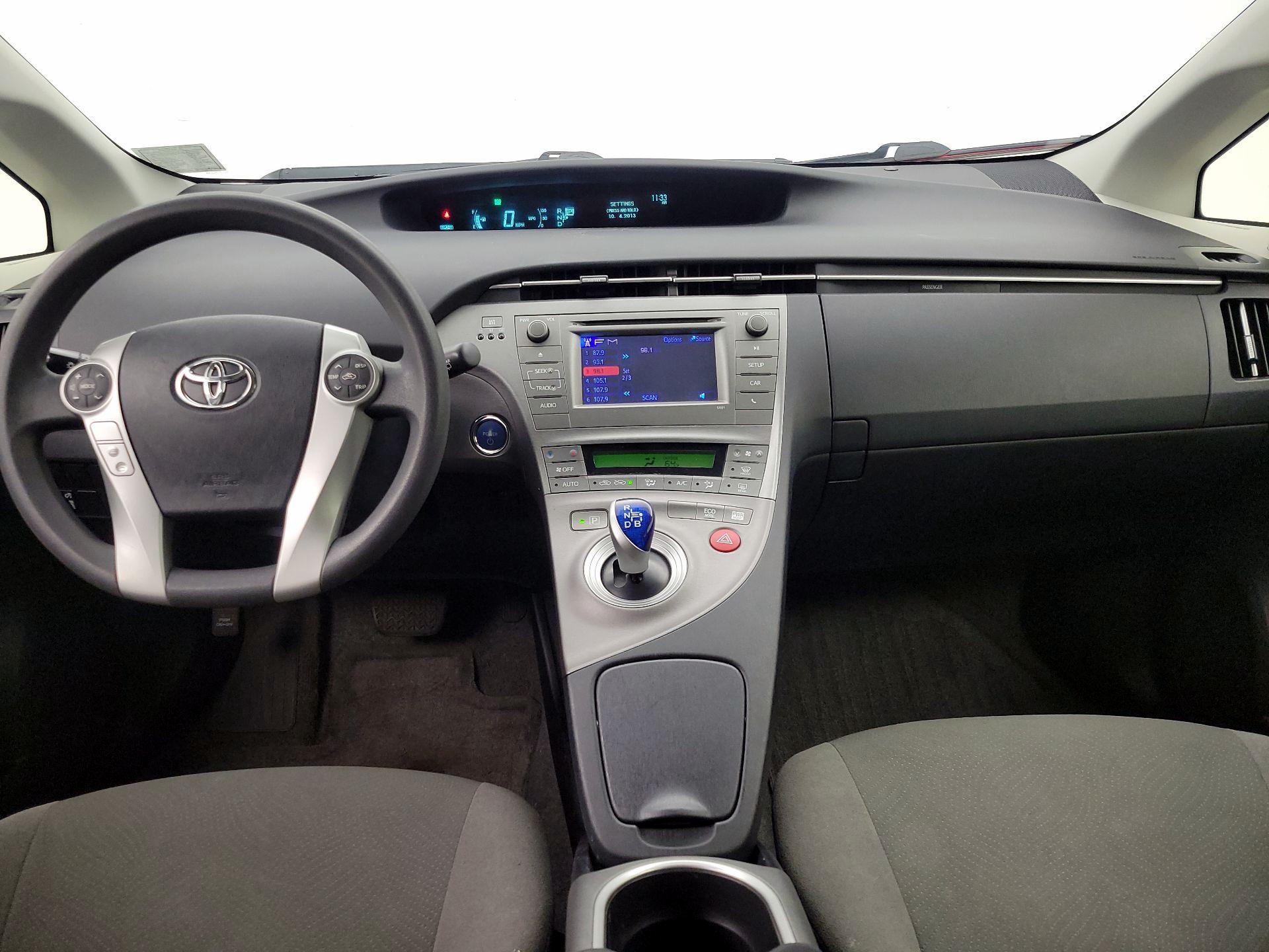Thumbnail: 2014 Toyota Prius - 9