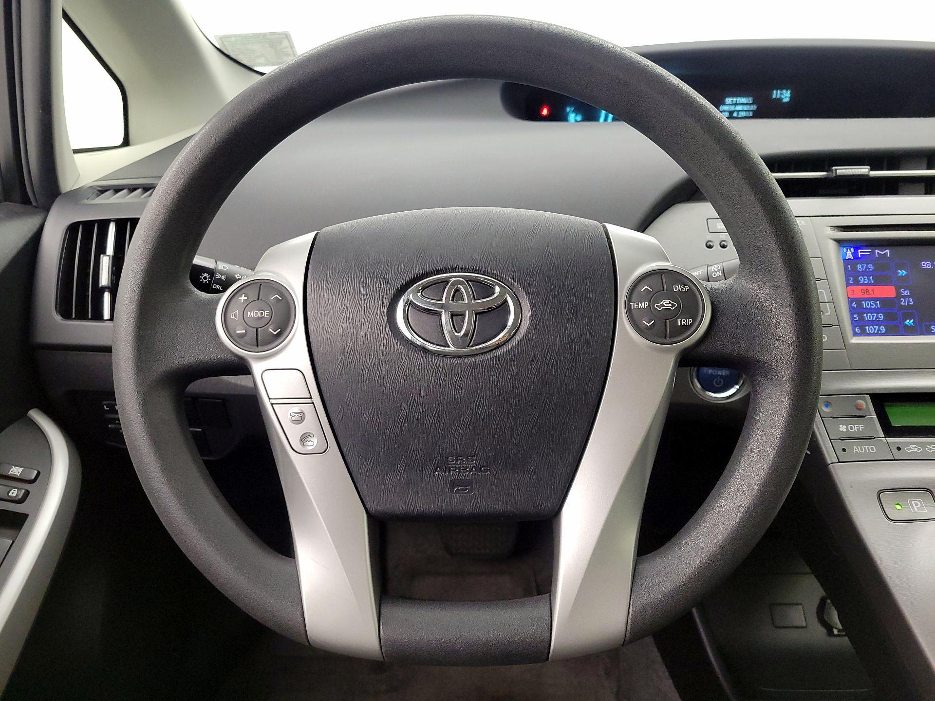 Thumbnail: 2014 Toyota Prius - 10
