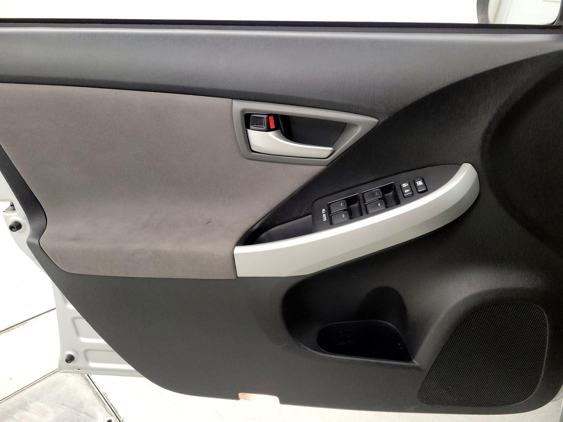 Thumbnail: 2014 Toyota Prius - 12