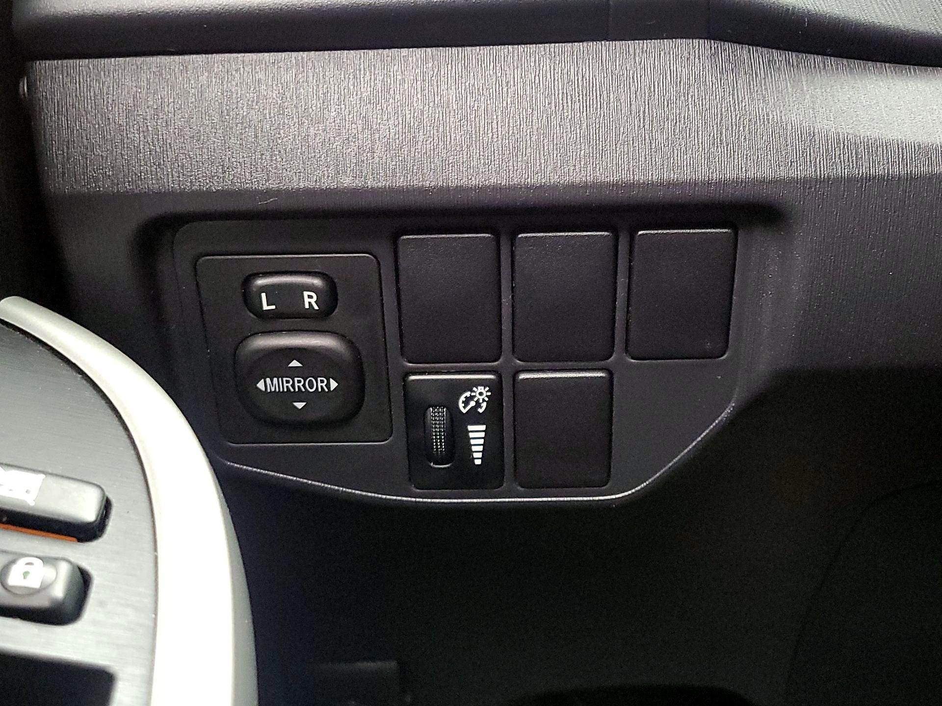 Thumbnail: 2014 Toyota Prius - 13