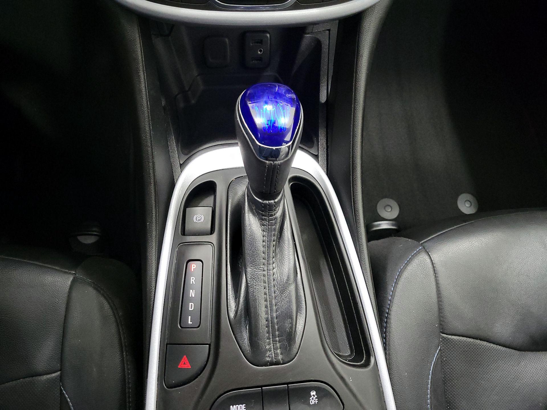 Thumbnail: 2017 Chevrolet Volt - 17